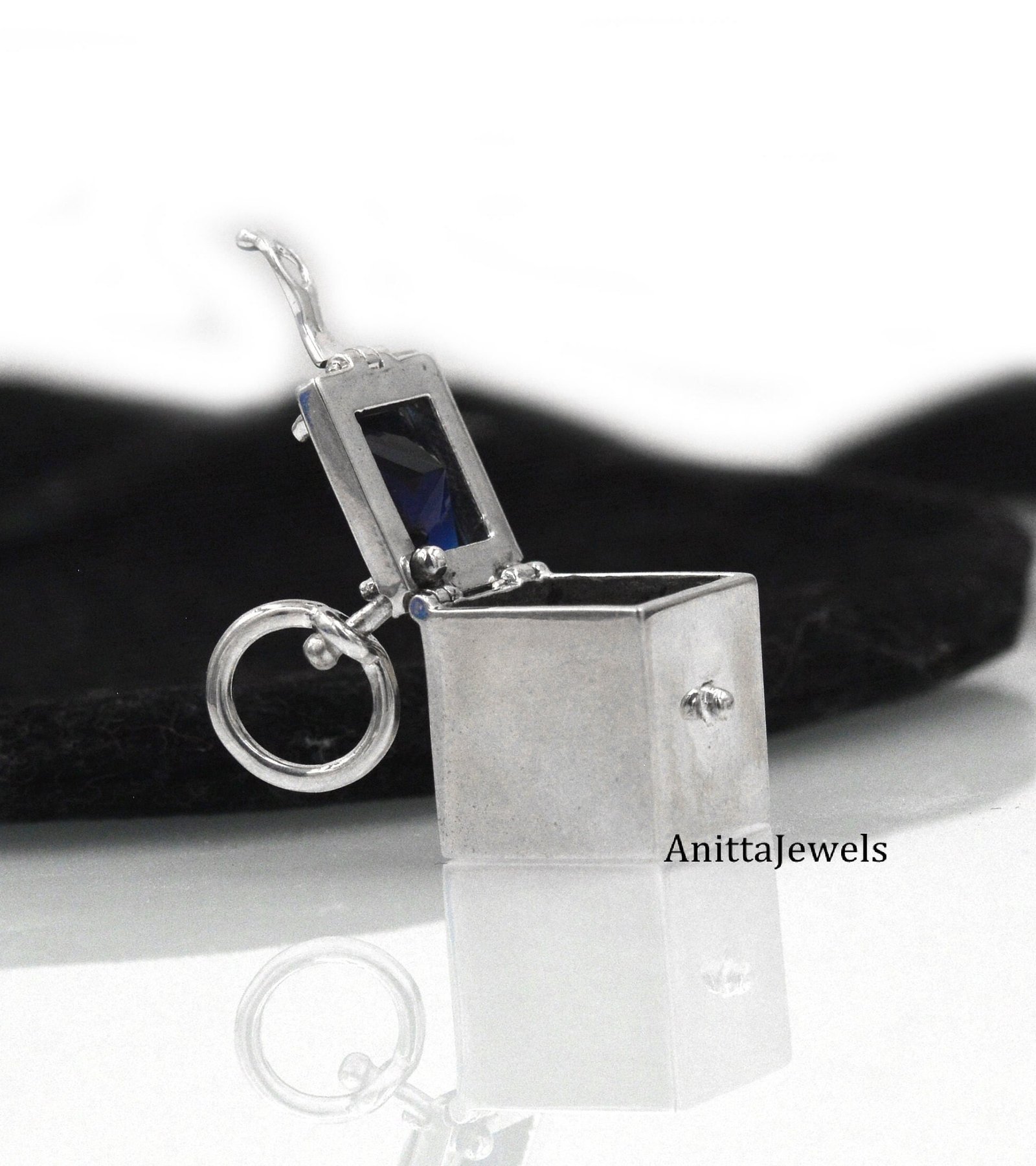 14K Gold Gemstone Magic Box Pendant: Handmade Square Charm - View 6 - Anitta Jewels | SKU: etsy_1329754972 14K Gold Gemstone Magic Box Pendant: Handmade Square Charm - View 6 - Anitta Jewels | SKU: etsy_1329754972
