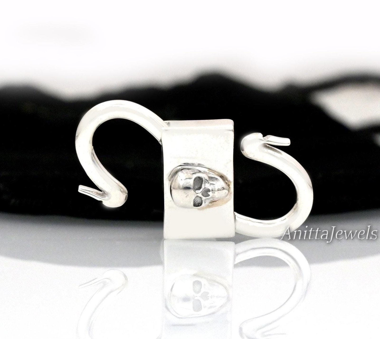 925 Silver Skull Padlock: 14K Gold Vermeil Halloween Connector - View 7 - Anitta Jewels | SKU: etsy_1036423695 925 Silver Skull Padlock: 14K Gold Vermeil Halloween Connector - View 7 - Anitta Jewels | SKU: etsy_1036423695