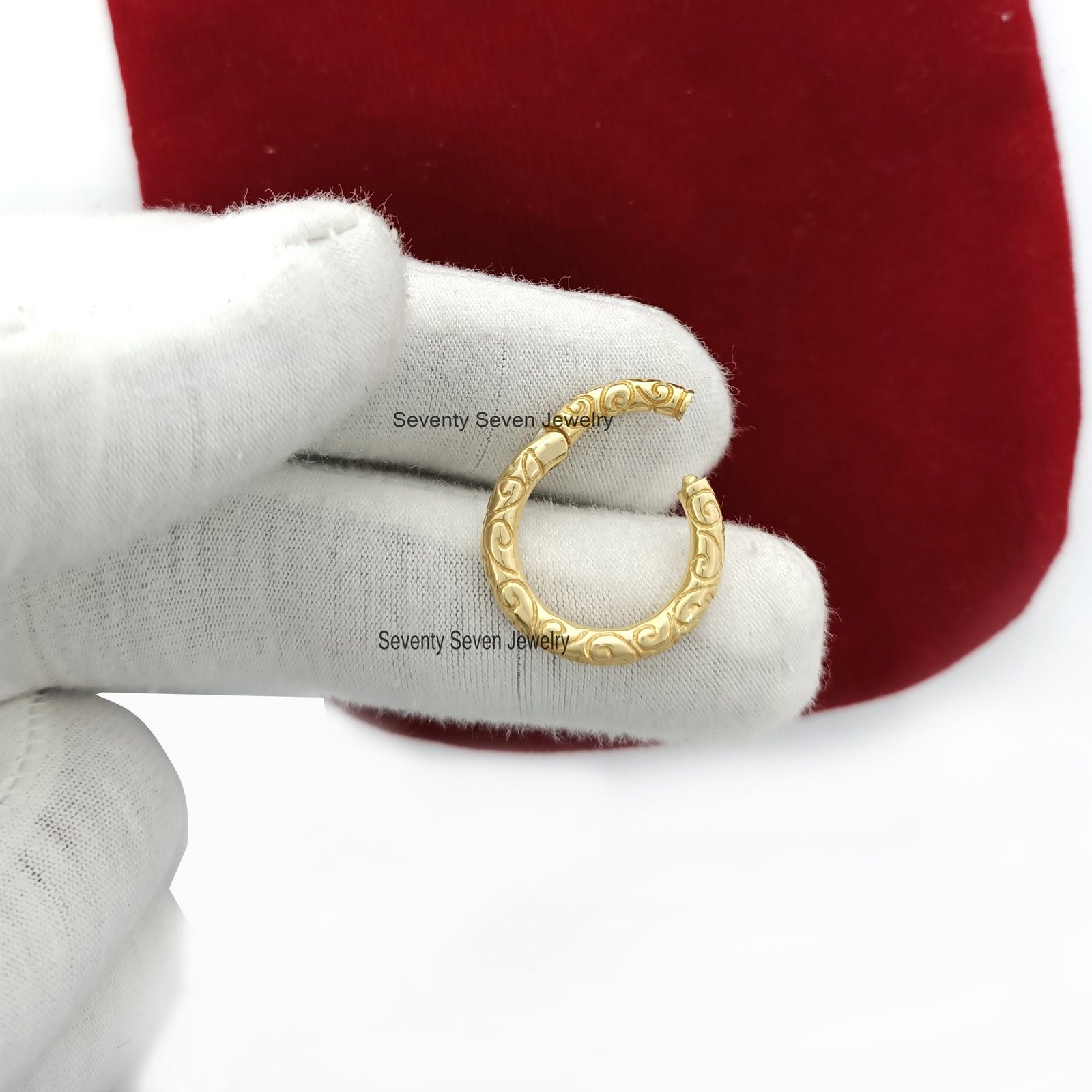 14K Gold Round Charm Enhancer Holder - View 4 - Seventy Seven Jewelry | SKU: SSMJH501-14KYG-20M-2026 14K Gold Round Charm Enhancer Holder - View 4 - Seventy Seven Jewelry | SKU: SSMJH501-14KYG-20M-2026