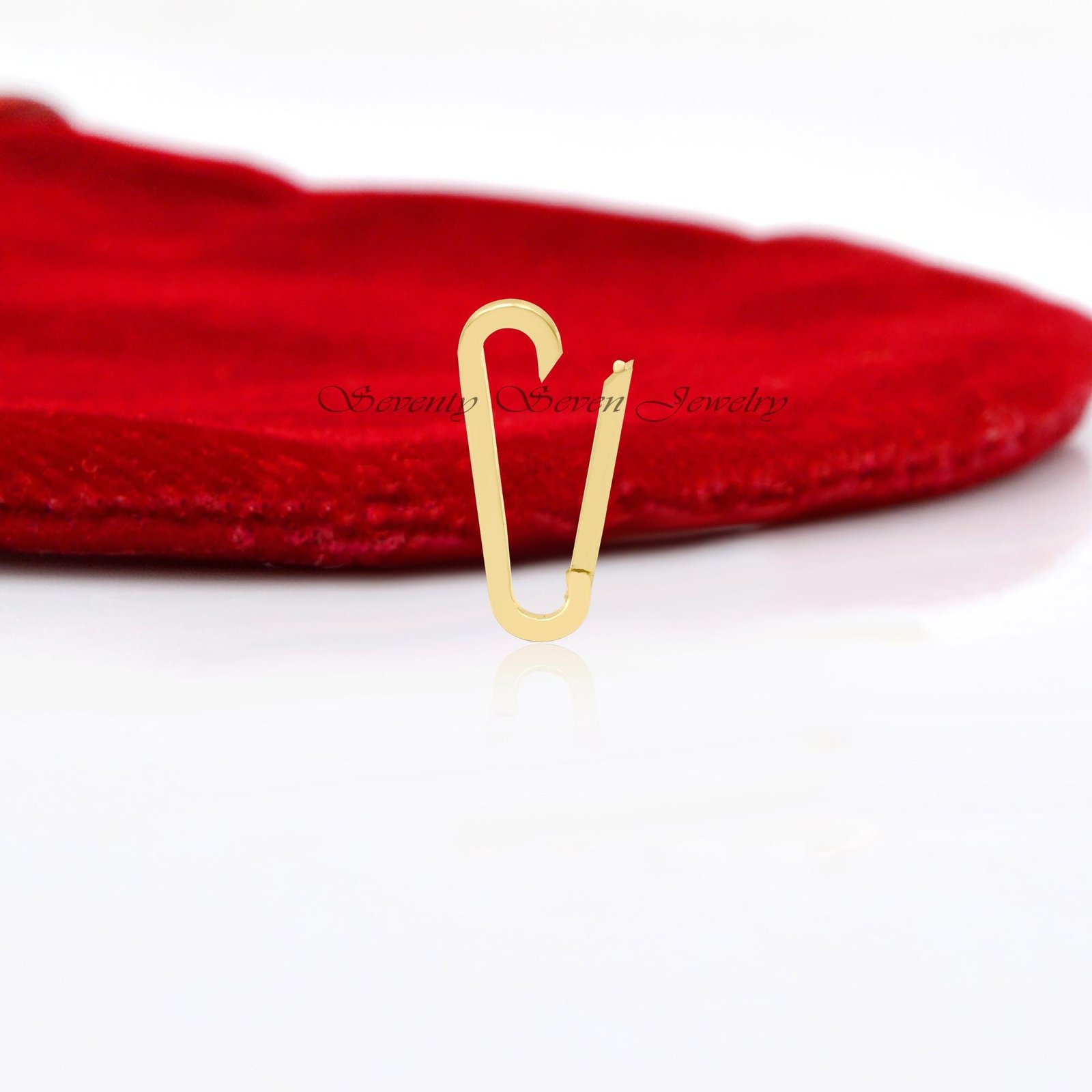18K Gold Oval Charm Holder: Enhancer Link Lock - View 4 - Seventy Seven Jewelry | SKU: SSMJH680-18KYG-22M-2026 18K Gold Oval Charm Holder: Enhancer Link Lock - View 4 - Seventy Seven Jewelry | SKU: SSMJH680-18KYG-22M-2026