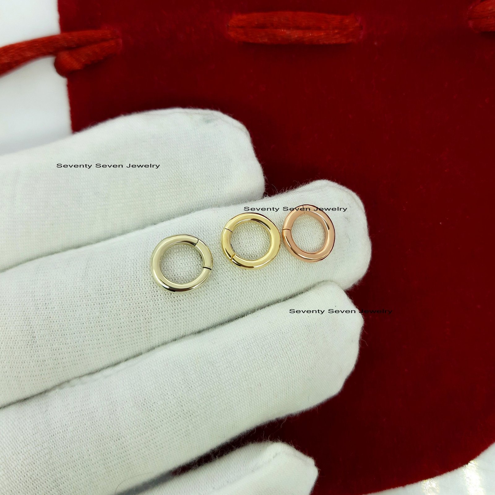 18k Gold Round Charm Holder: Thick Push Lock Pendant - View 2 - Seventy Seven Jewelry | SKU: SSMJh482-18KYG-2026 18k Gold Round Charm Holder: Thick Push Lock Pendant - View 2 - Seventy Seven Jewelry | SKU: SSMJh482-18KYG-2026