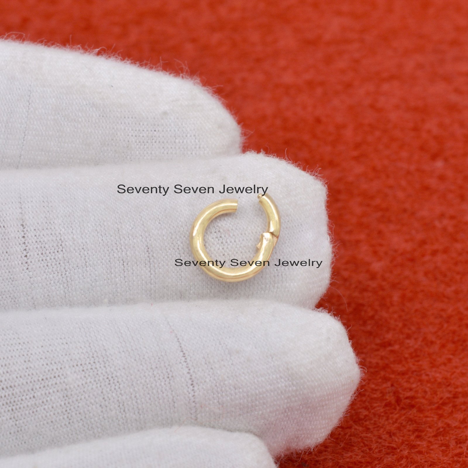 18k Gold Round Charm Holder: Thick Push Lock Pendant - View 4 - Seventy Seven Jewelry | SKU: SSMJh482-18KYG-2026 18k Gold Round Charm Holder: Thick Push Lock Pendant - View 4 - Seventy Seven Jewelry | SKU: SSMJh482-18KYG-2026