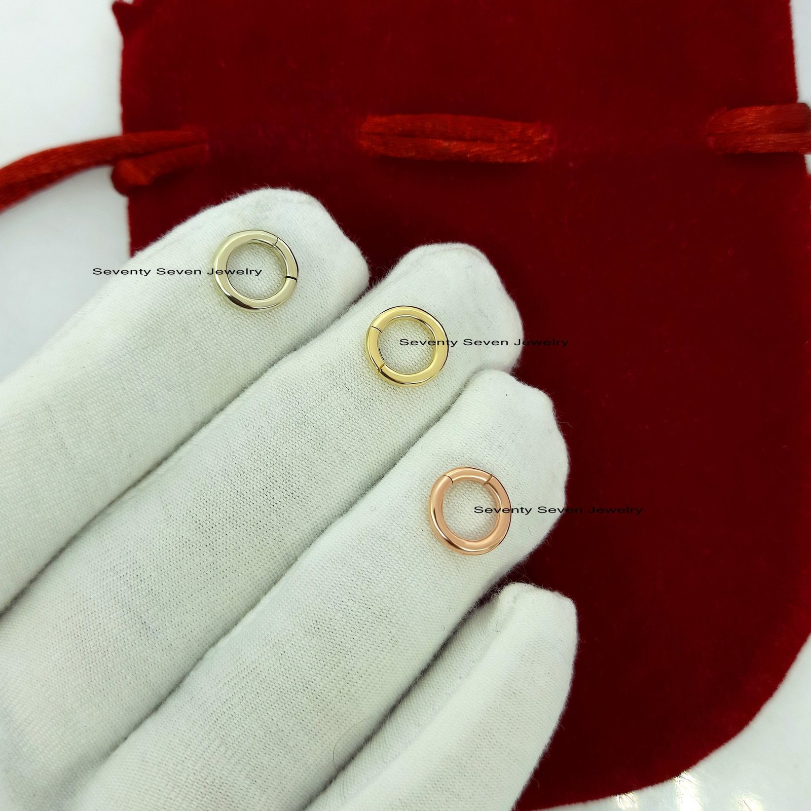 18k Gold Round Charm Holder: Thick Push Lock Pendant - View 5 - Seventy Seven Jewelry | SKU: SSMJh482-18KYG-2026 18k Gold Round Charm Holder: Thick Push Lock Pendant - View 5 - Seventy Seven Jewelry | SKU: SSMJh482-18KYG-2026