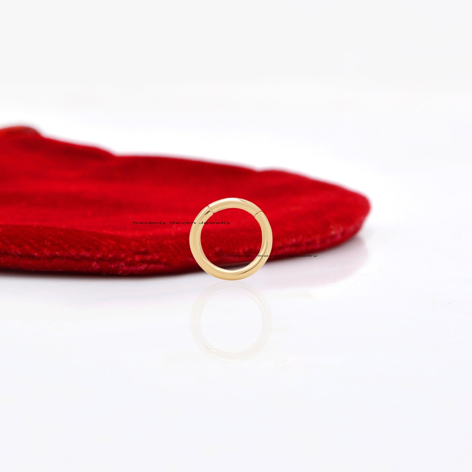 18k Gold Round Charm Holder: Thick Push Lock Pendant - View 7 - Seventy Seven Jewelry | SKU: SSMJh482-18KYG-2026 18k Gold Round Charm Holder: Thick Push Lock Pendant - View 7 - Seventy Seven Jewelry | SKU: SSMJh482-18KYG-2026