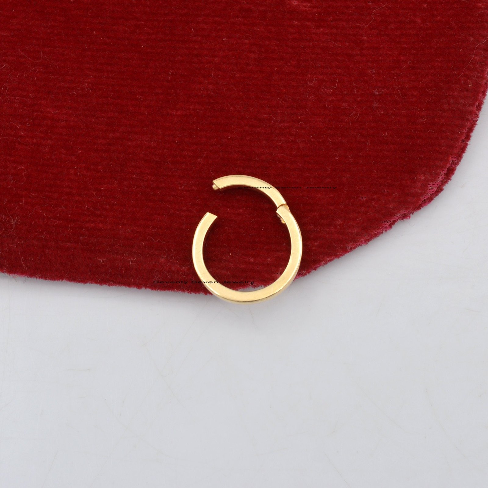 925 Silver Round Charms Enhancer: Plain Link Lock (15*15 MM) - View 4 - Seventy Seven Jewelry | SKU: SSMJH447-SLYG-2/2026 925 Silver Round Charms Enhancer: Plain Link Lock (15*15 MM) - View 4 - Seventy Seven Jewelry | SKU: SSMJH447-SLYG-2/2026