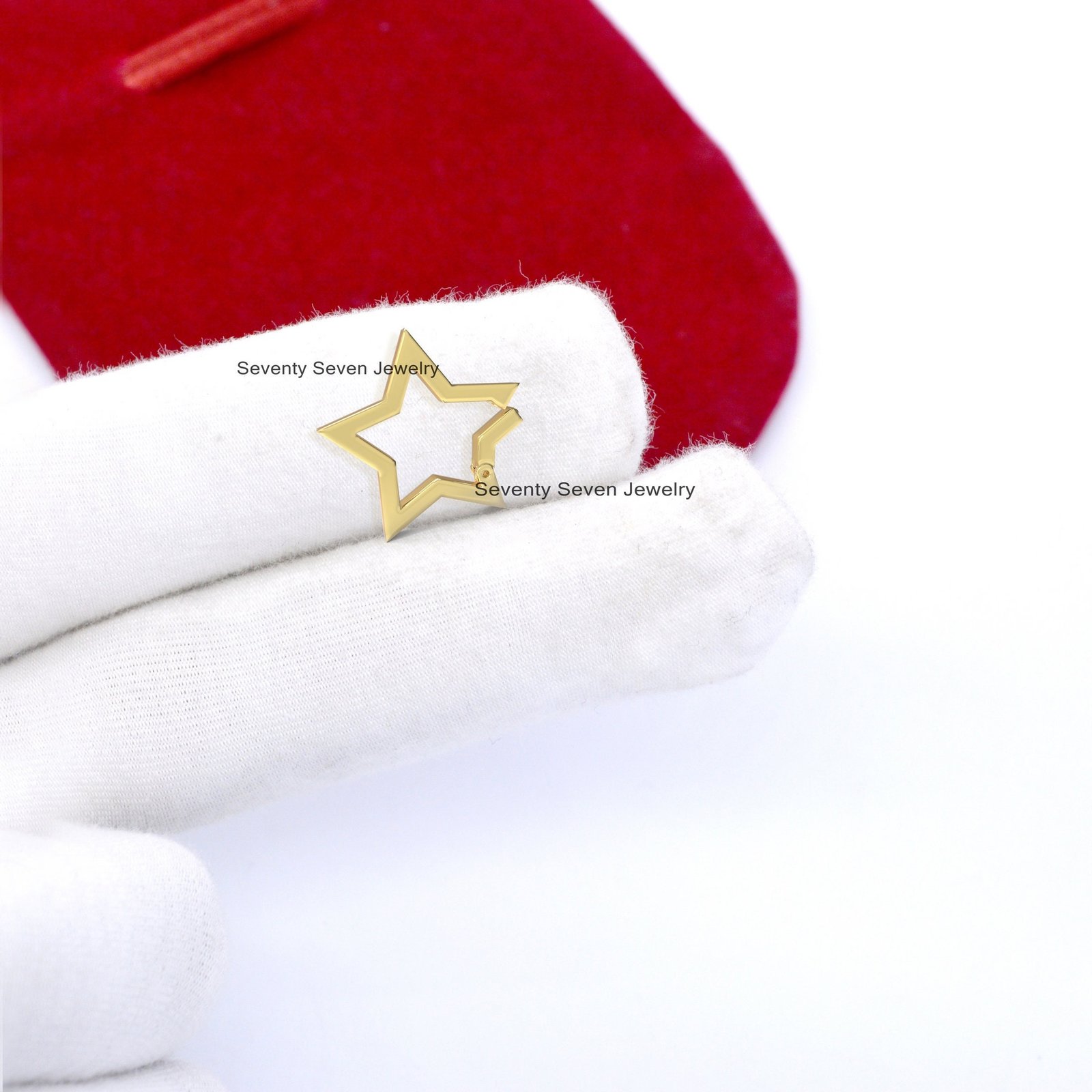 925 Silver Star Charm Holder: Clasp Link Lock - View 7 - Seventy Seven Jewelry | SKU: SSMJH451-SLYG-02/2026 925 Silver Star Charm Holder: Clasp Link Lock - View 7 - Seventy Seven Jewelry | SKU: SSMJH451-SLYG-02/2026