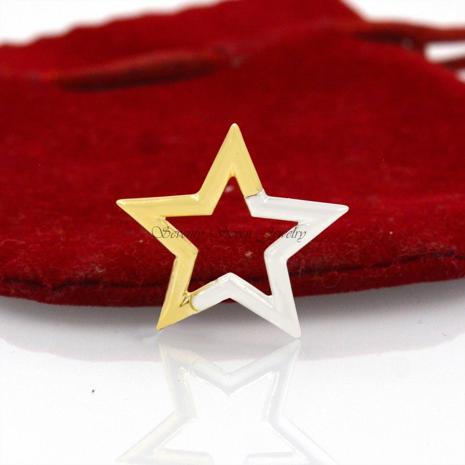 925 Silver Star Charms Holder: Two-Tone Connector Lock - View 2 - Seventy Seven Jewelry | SKU: SSMJP508A-SLYG-2026 925 Silver Star Charms Holder: Two-Tone Connector Lock - View 2 - Seventy Seven Jewelry | SKU: SSMJP508A-SLYG-2026