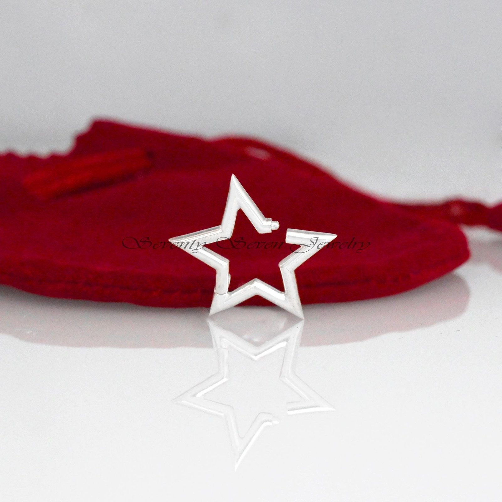925 Silver Star Charms Holder: Two-Tone Connector Lock - View 6 - Seventy Seven Jewelry | SKU: SSMJP508A-SLYG-2026 925 Silver Star Charms Holder: Two-Tone Connector Lock - View 6 - Seventy Seven Jewelry | SKU: SSMJP508A-SLYG-2026