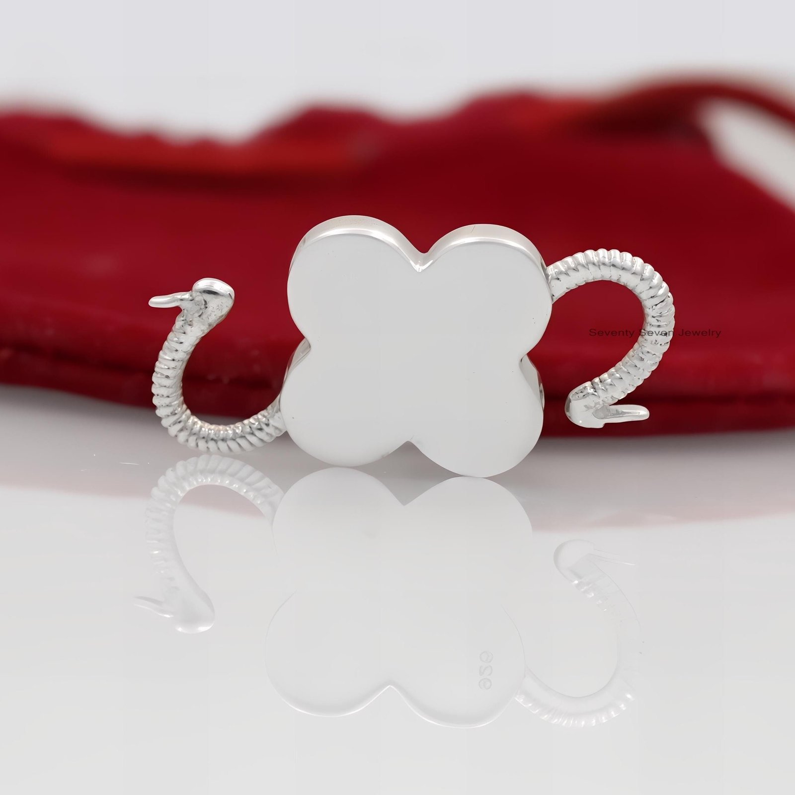 925 Sterling Silver Floral Padlock Pendant - Handmade Openable Charm - View 5 - Seventy Seven Jewelry | SKU: SSMJP65-SLYG-202 925 Sterling Silver Floral Padlock Pendant - Handmade Openable Charm - View 5 - Seventy Seven Jewelry | SKU: SSMJP65-SLYG-202