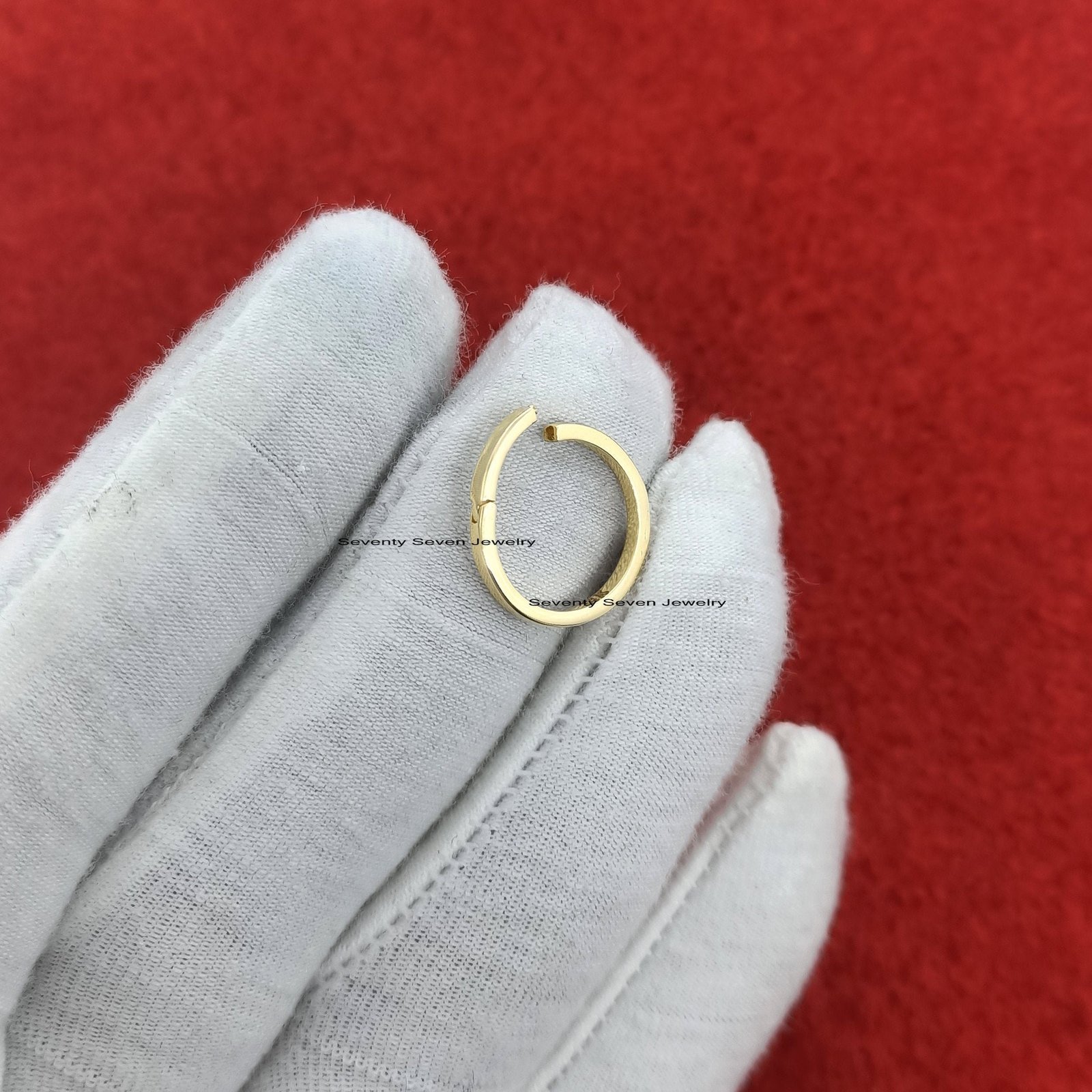 9K Solid Gold Round Charm Enhancer, 15mm Circle Link Lock - View 4 - Seventy Seven Jewelry | SKU: SSMJH447-9KYG-2026 9K Solid Gold Round Charm Enhancer, 15mm Circle Link Lock - View 4 - Seventy Seven Jewelry | SKU: SSMJH447-9KYG-2026