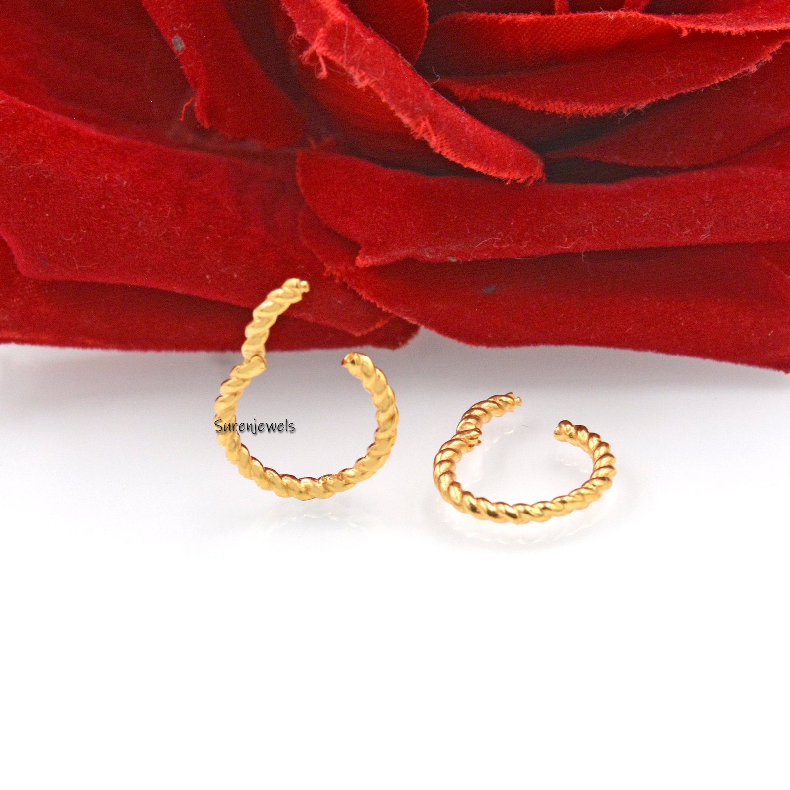14K Gold Circle Charm Lock: Handmade Necklace Connector Clasp - View 3 - Suren Jewels | SKU: SJP1403-SLNS-15M 14K Gold Circle Charm Lock: Handmade Necklace Connector Clasp - View 3 - Suren Jewels | SKU: SJP1403-SLNS-15M