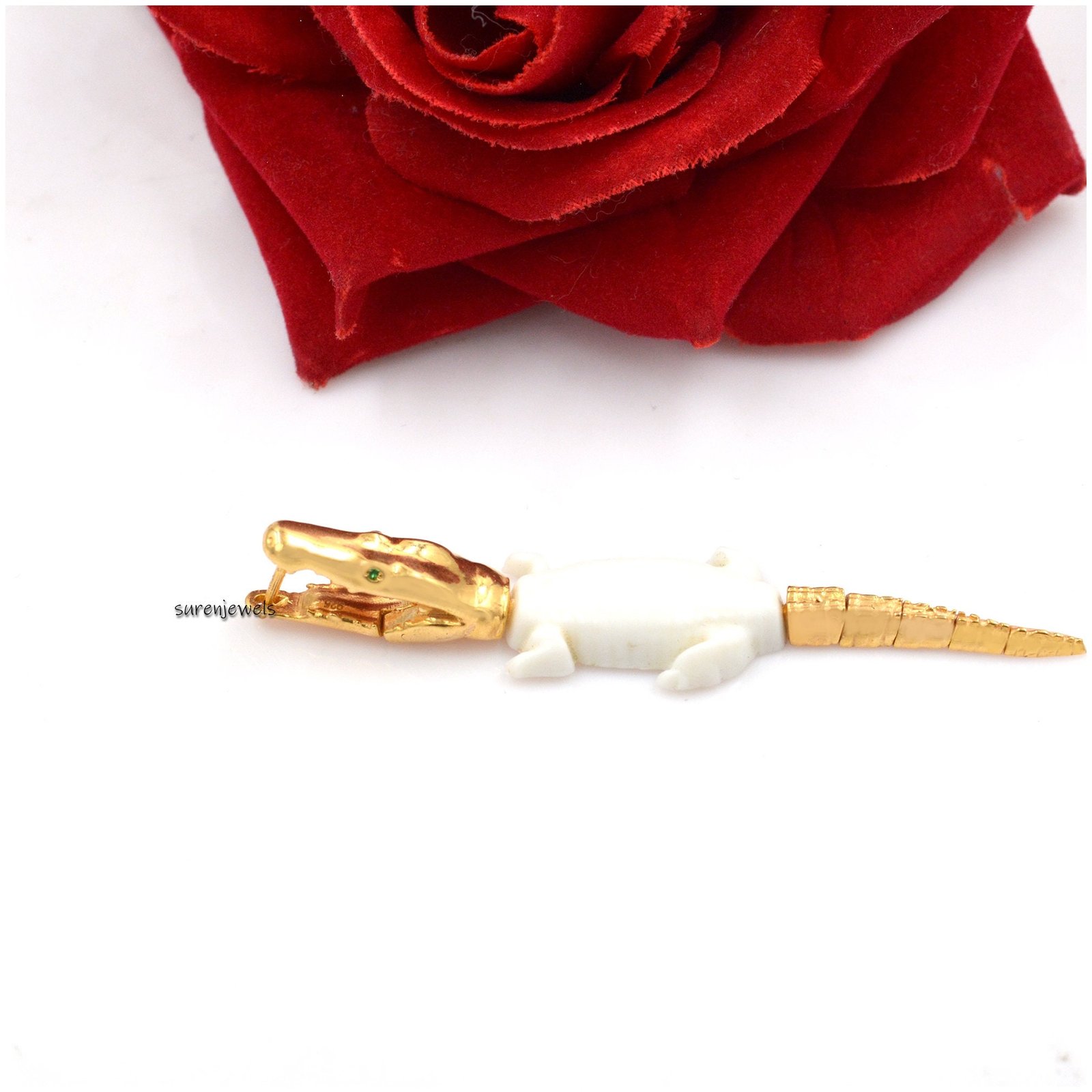 14k Gold Crocodile Earrings: Emerald Accent, Animal Jewelry - View 7 - Suren Jewels | SKU: SJE1015-SLYGWA 14k Gold Crocodile Earrings: Emerald Accent, Animal Jewelry - View 7 - Suren Jewels | SKU: SJE1015-SLYGWA