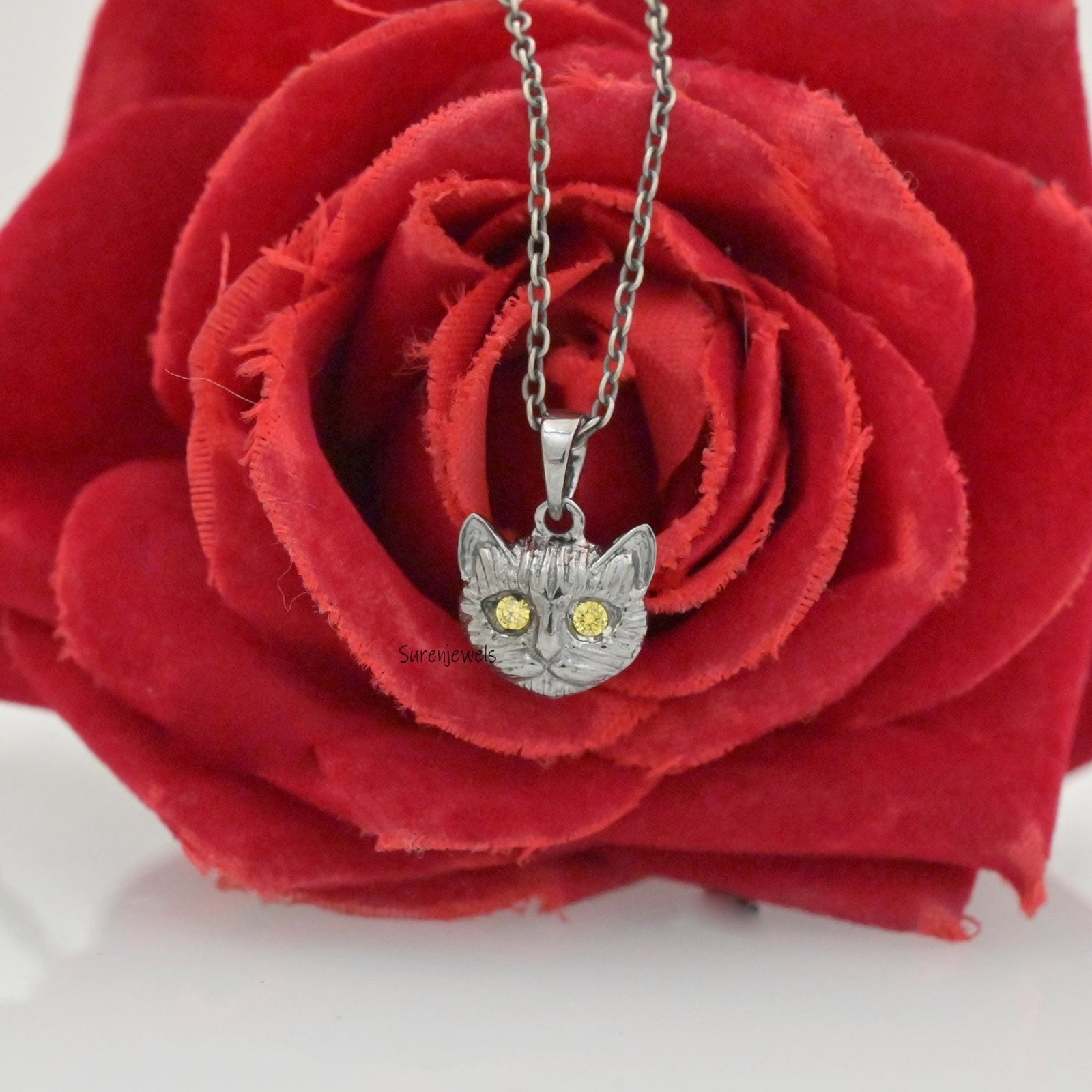 14K Gold Diamond Cat Pendant, Animal Jewelry - View 3 - Suren Jewels | SKU: SJP4624-SLRHYSP-15M 14K Gold Diamond Cat Pendant, Animal Jewelry - View 3 - Suren Jewels | SKU: SJP4624-SLRHYSP-15M