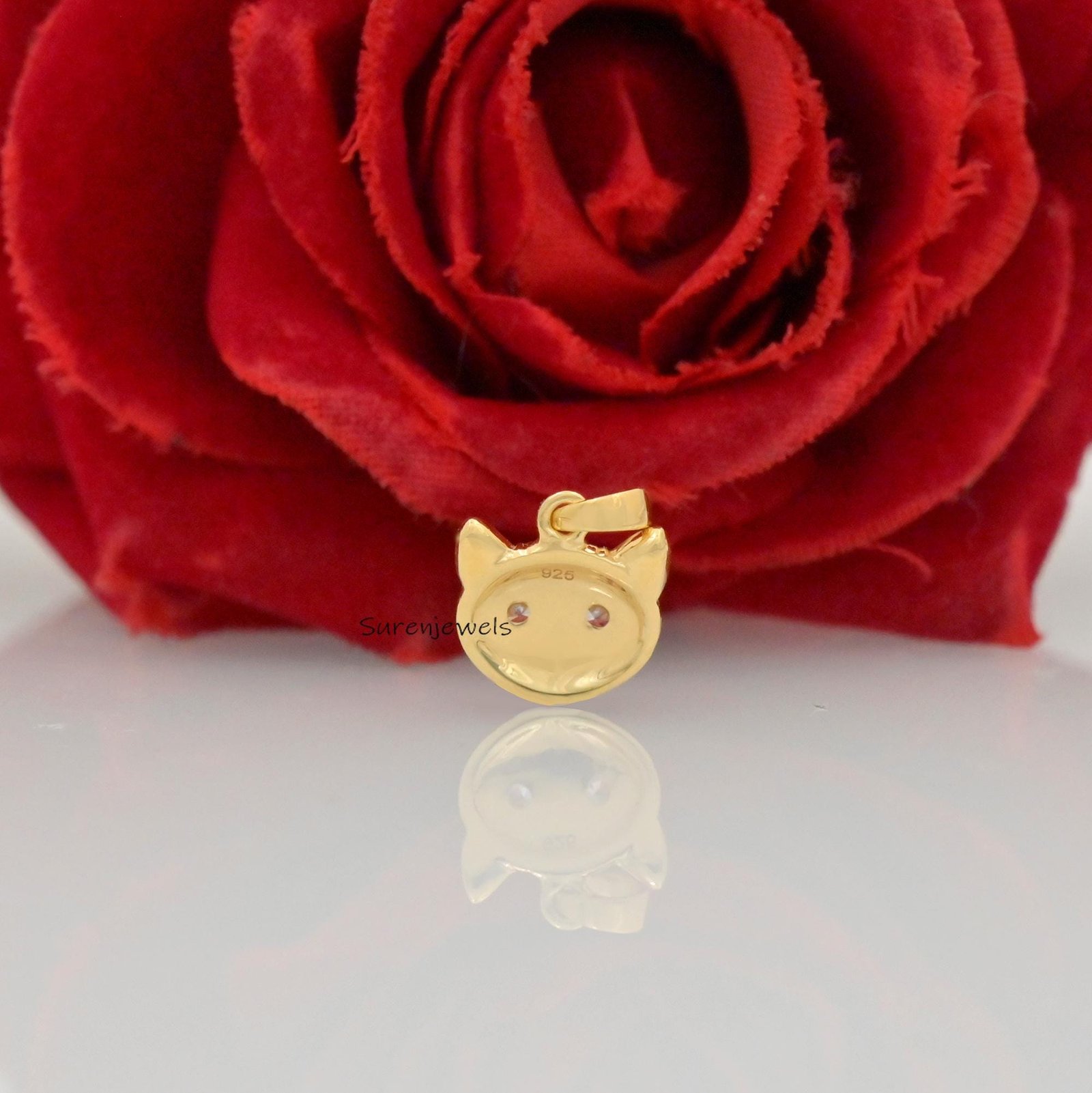 14K Gold Diamond Cat Pendant, Animal Jewelry - View 4 - Suren Jewels | SKU: SJP4624-SLRHYSP-15M 14K Gold Diamond Cat Pendant, Animal Jewelry - View 4 - Suren Jewels | SKU: SJP4624-SLRHYSP-15M