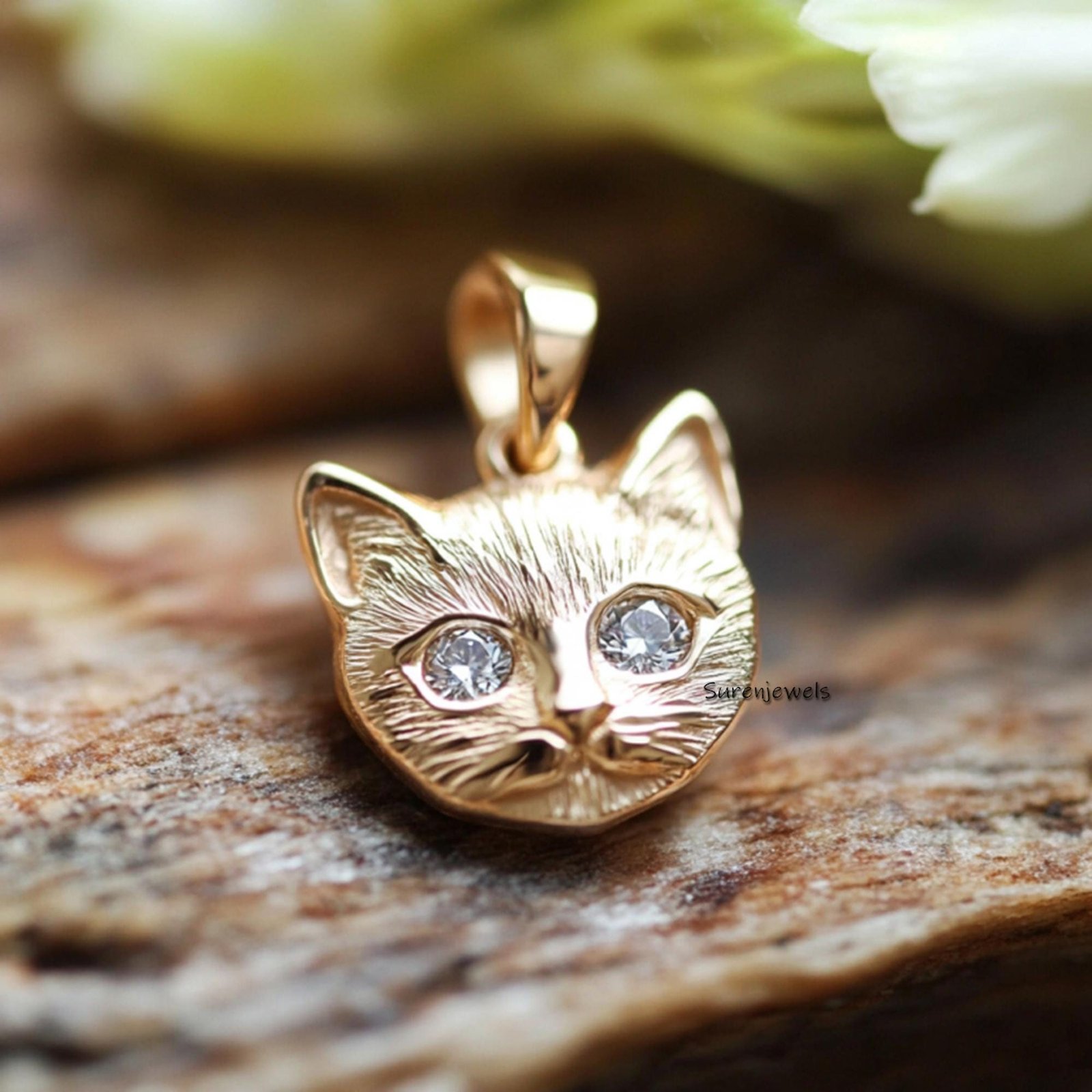14K Gold Diamond Cat Pendant, Animal Jewelry - View 5 - Suren Jewels | SKU: SJP4624-SLRHYSP-15M 14K Gold Diamond Cat Pendant, Animal Jewelry - View 5 - Suren Jewels | SKU: SJP4624-SLRHYSP-15M