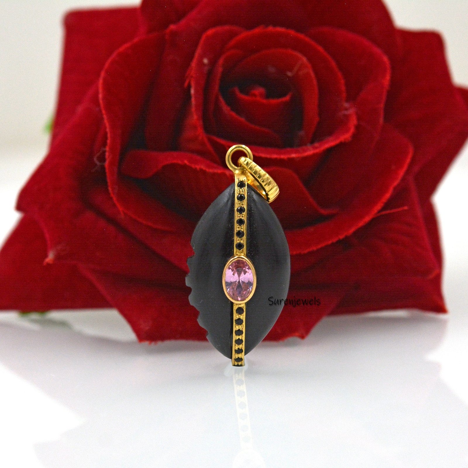 14k Gold Gemstone Cowrie Shell Pendant: Black Spinel & CZ - View 5 - Suren Jewels | SKU: SJP1790-SLYGBOCZPBS 14k Gold Gemstone Cowrie Shell Pendant: Black Spinel & CZ - View 5 - Suren Jewels | SKU: SJP1790-SLYGBOCZPBS
