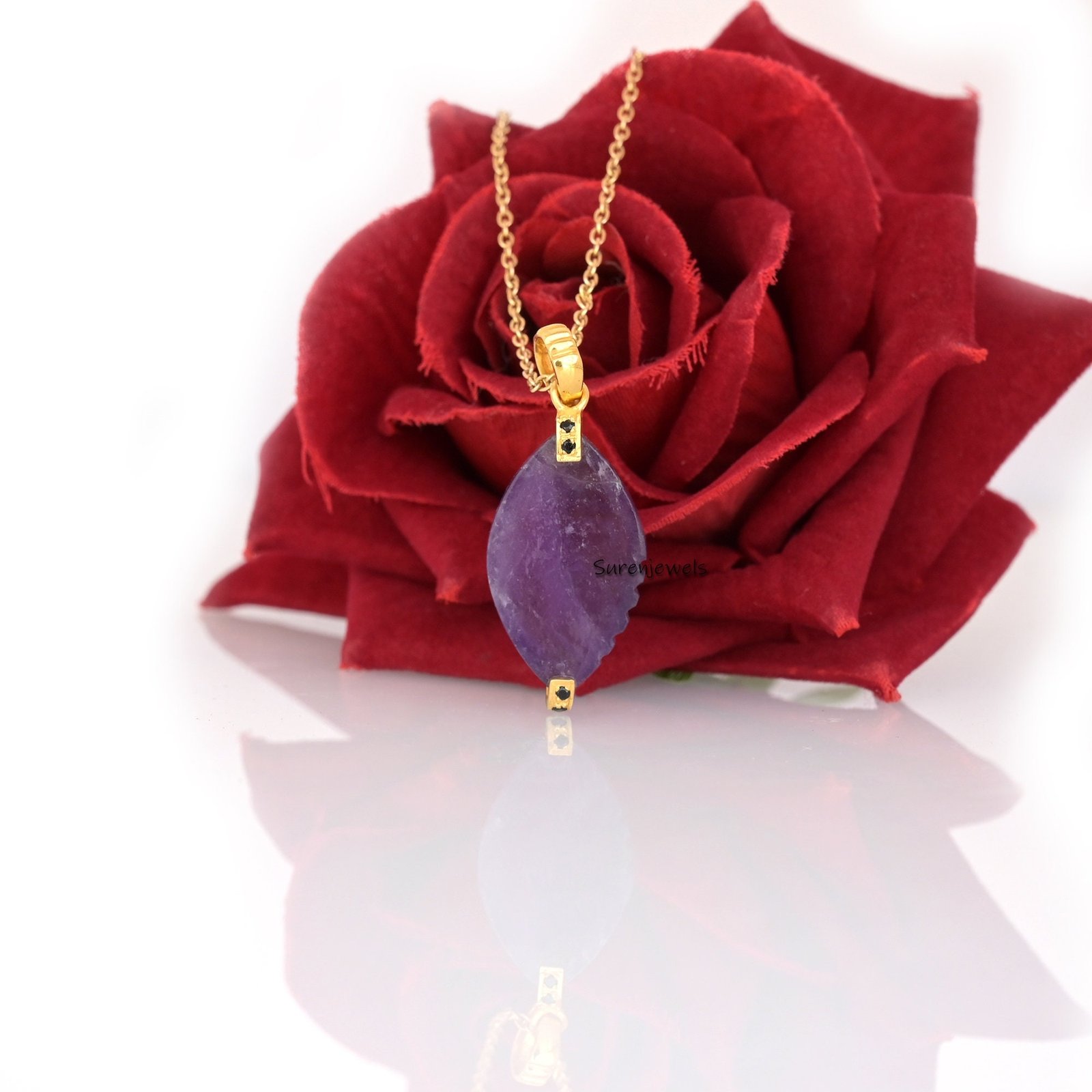14k Gold Gemstone Cowrie Shell Pendant: Black Spinel & CZ - View 7 - Suren Jewels | SKU: SJP1790-SLYGBOCZPBS 14k Gold Gemstone Cowrie Shell Pendant: Black Spinel & CZ - View 7 - Suren Jewels | SKU: SJP1790-SLYGBOCZPBS