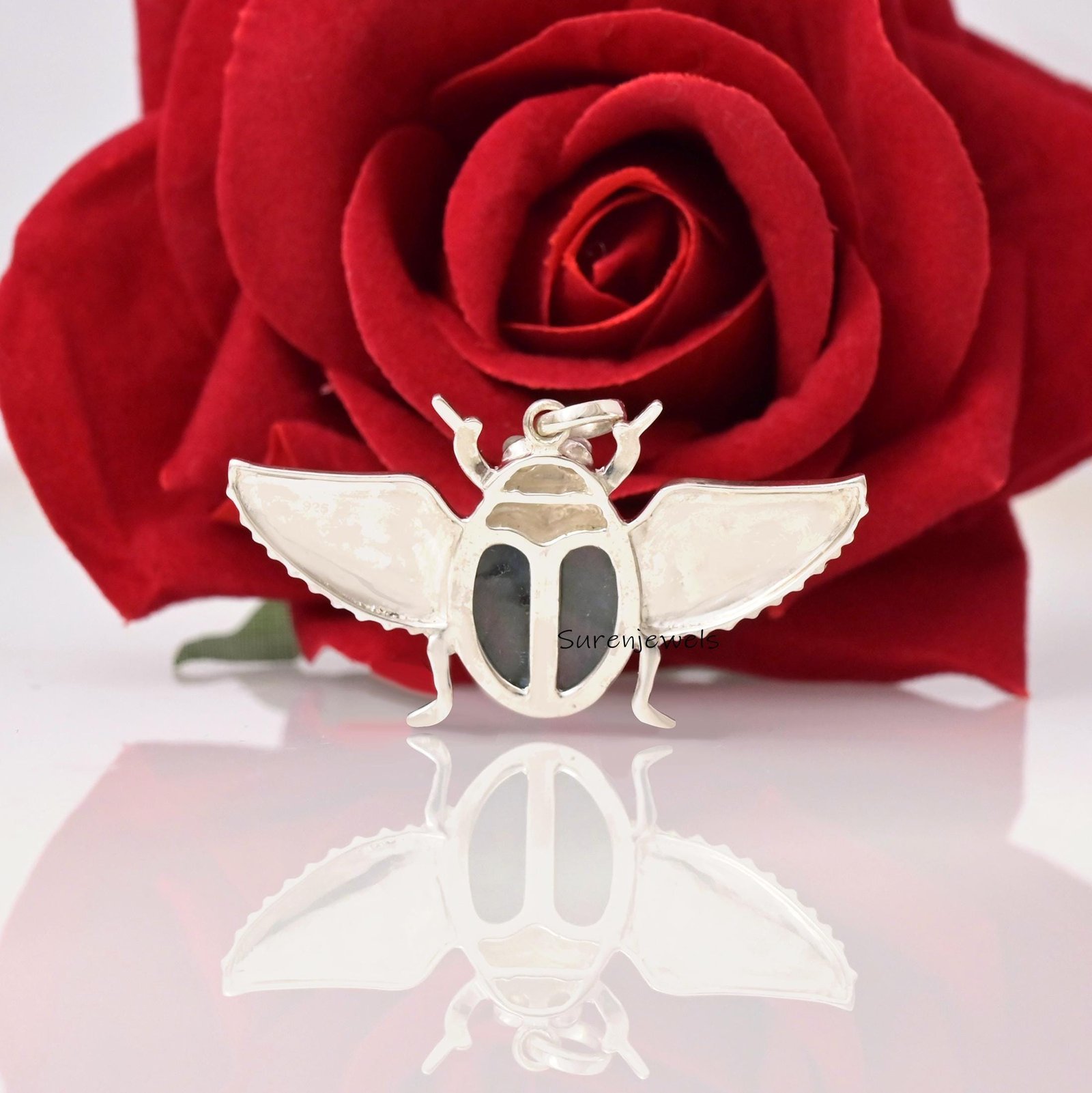 14K Gold Gemstone Scarab Pendant, Gemstone Egyptian Beetle Charm - View 3 - Suren Jewels | SKU: etsy_14k-gold-gemstone-scarab 14K Gold Gemstone Scarab Pendant, Gemstone Egyptian Beetle Charm - View 3 - Suren Jewels | SKU: etsy_14k-gold-gemstone-scarab