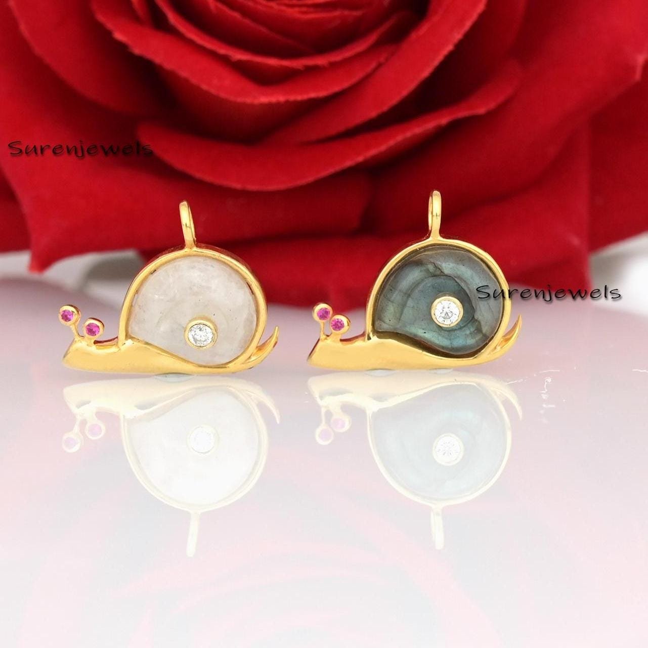 14K Gold Gemstone Snail Pendant: Handmade Yellow Gold Charm - View 4 - Suren Jewels | SKU: SJP1197 14K Gold Gemstone Snail Pendant: Handmade Yellow Gold Charm - View 4 - Suren Jewels | SKU: SJP1197