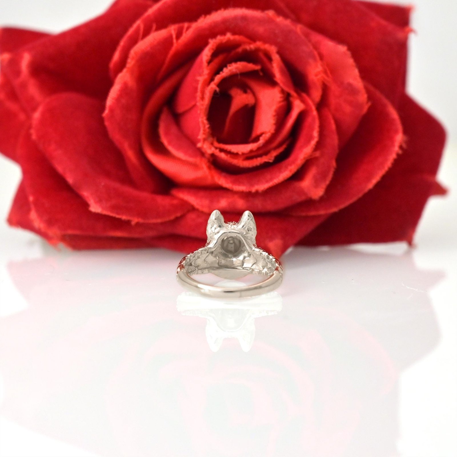 14k Gold German Shepherd Ring, Dainty Dog Jewelry - View 3 - Suren Jewels | SKU: SJR3201-SLWG-US-6 14k Gold German Shepherd Ring, Dainty Dog Jewelry - View 3 - Suren Jewels | SKU: SJR3201-SLWG-US-6