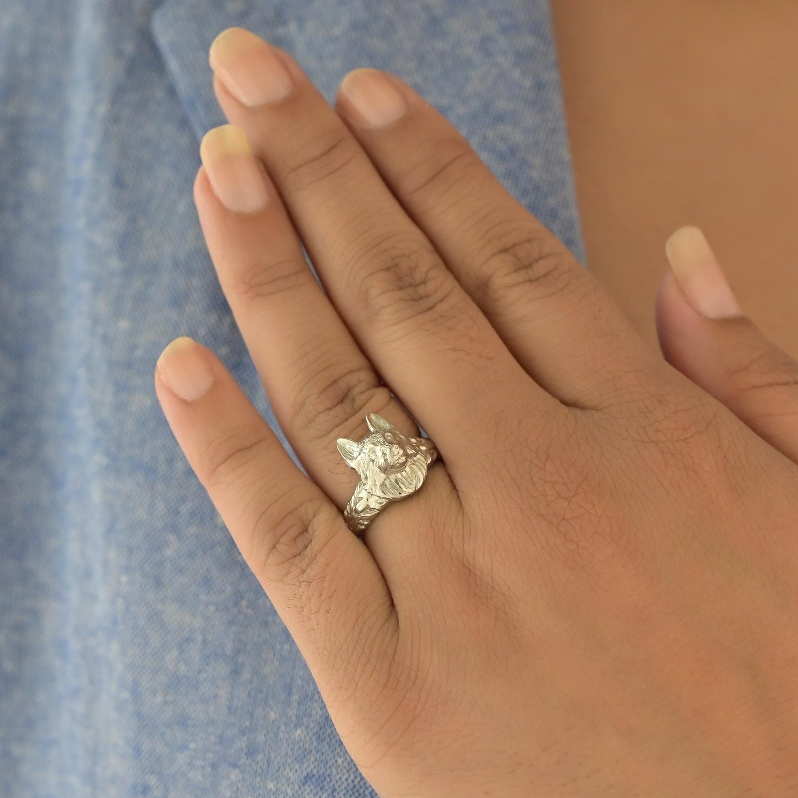 14k Gold German Shepherd Ring, Dainty Dog Jewelry - View 5 - Suren Jewels | SKU: SJR3201-SLWG-US-6 14k Gold German Shepherd Ring, Dainty Dog Jewelry - View 5 - Suren Jewels | SKU: SJR3201-SLWG-US-6