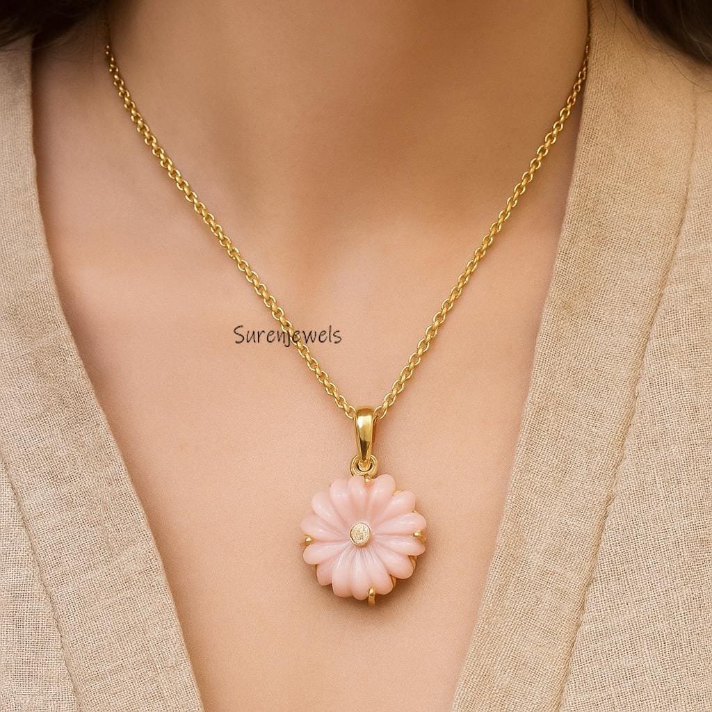 14K Gold Hand Carved Gemstone Flower Pendant - Suren Jewels | SKU: SJP6038-SLYGRQBT-30M 14K Gold Hand Carved Gemstone Flower Pendant - Suren Jewels | SKU: SJP6038-SLYGRQBT-30M
