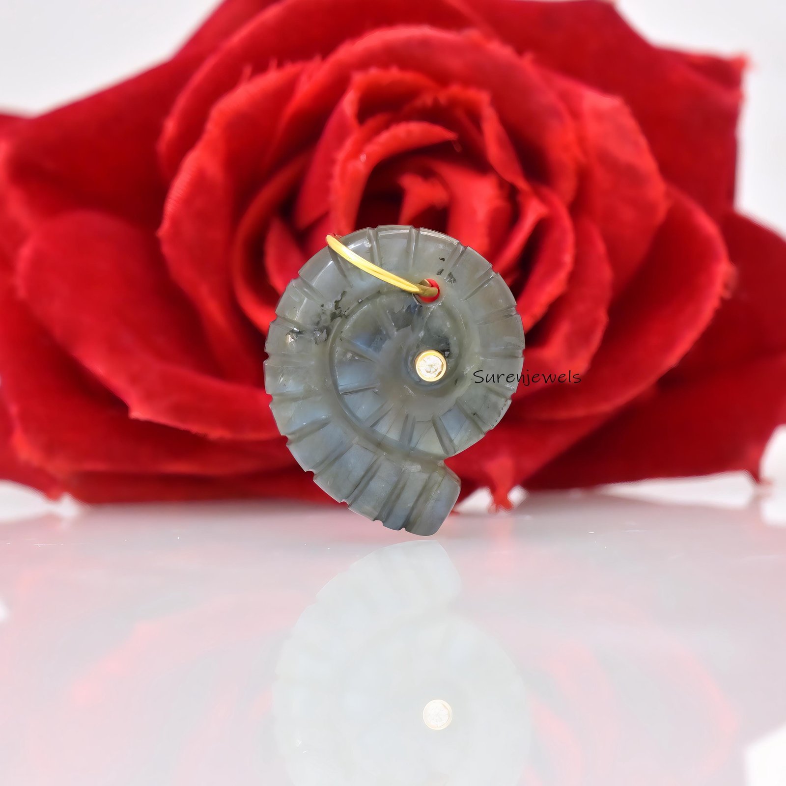 14K Gold Hand Carved Gemstone Shell Pendant - View 5 - Suren Jewels | SKU: SJP3465-SLYGRCRCZ-40M 14K Gold Hand Carved Gemstone Shell Pendant - View 5 - Suren Jewels | SKU: SJP3465-SLYGRCRCZ-40M