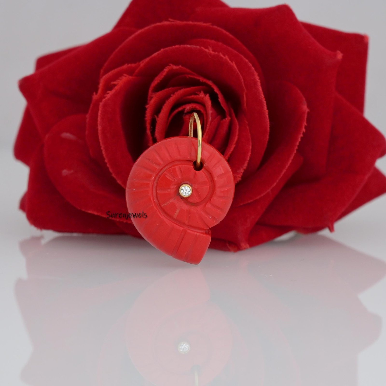 14K Gold Hand Carved Gemstone Shell Pendant - View 6 - Suren Jewels | SKU: SJP3465-SLYGRCRCZ-40M 14K Gold Hand Carved Gemstone Shell Pendant - View 6 - Suren Jewels | SKU: SJP3465-SLYGRCRCZ-40M