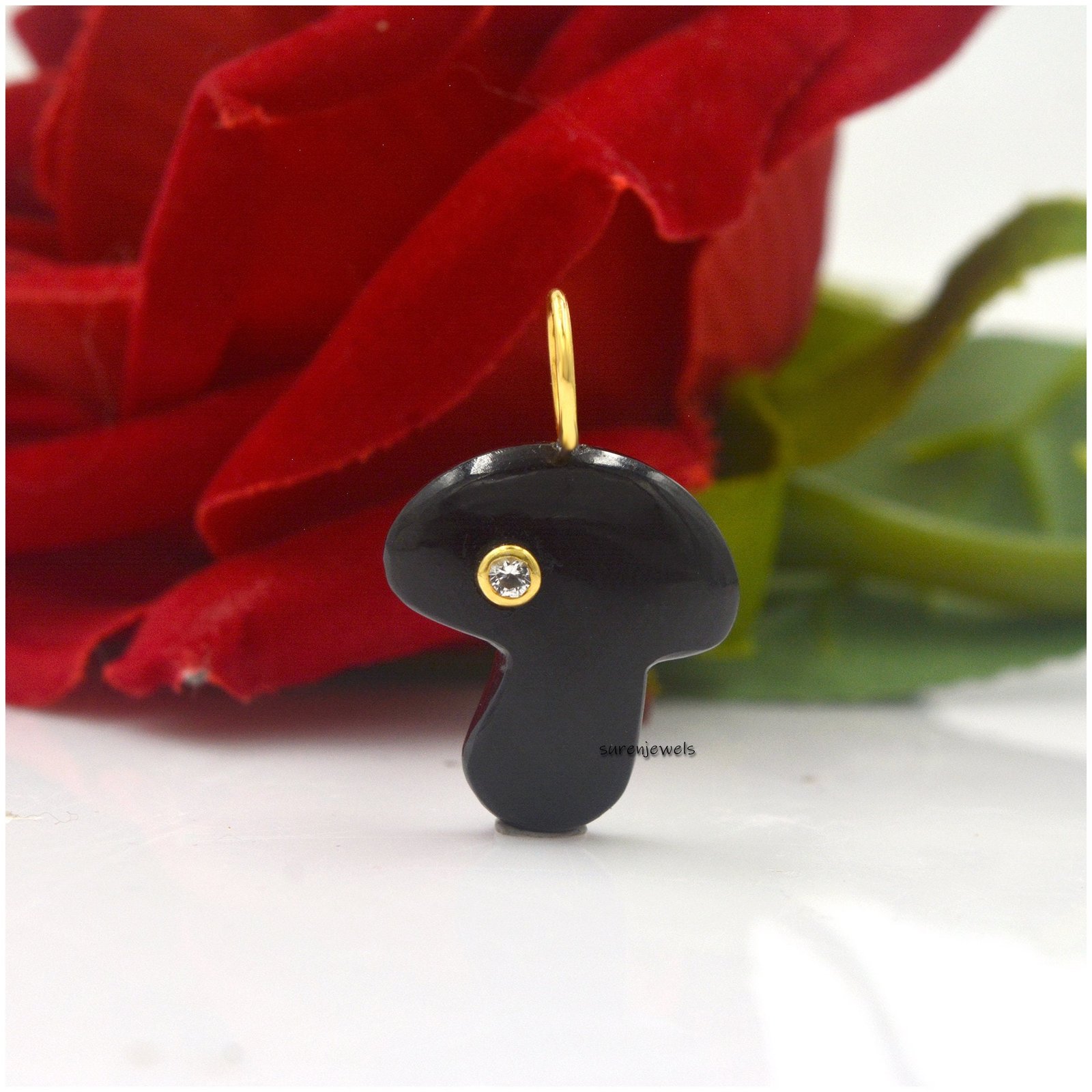 14k Gold Hand Carving Gemstone Mushroom Pendant - Suren Jewels | SKU: SJP1188-SLNSRQMN 14k Gold Hand Carving Gemstone Mushroom Pendant - Suren Jewels | SKU: SJP1188-SLNSRQMN