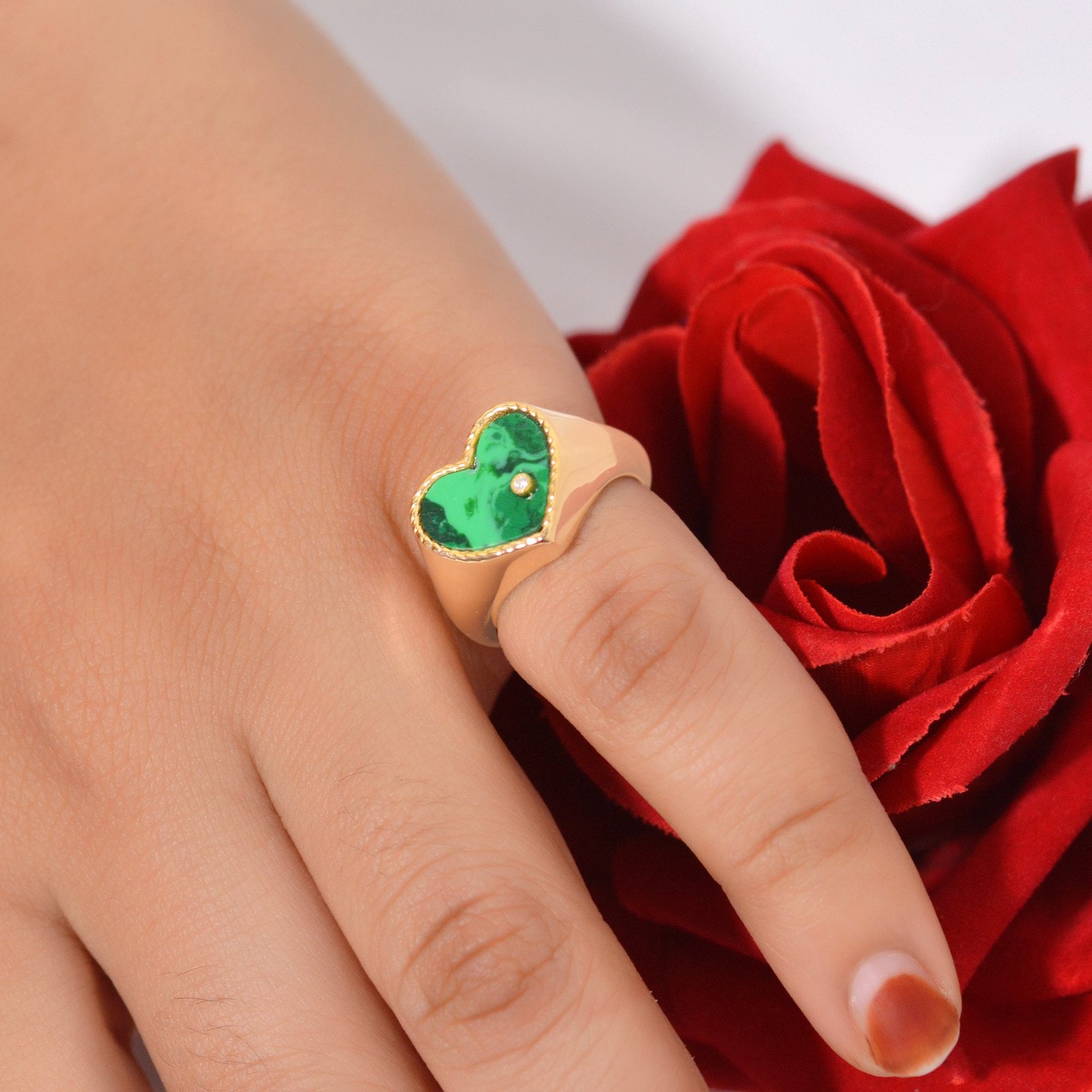 14k Gold Heart Signet Ring: Gemstone & White Topaz - View 3 - Suren Jewels | SKU: SJR1017-SLYGMKWT-US-5 14k Gold Heart Signet Ring: Gemstone & White Topaz - View 3 - Suren Jewels | SKU: SJR1017-SLYGMKWT-US-5