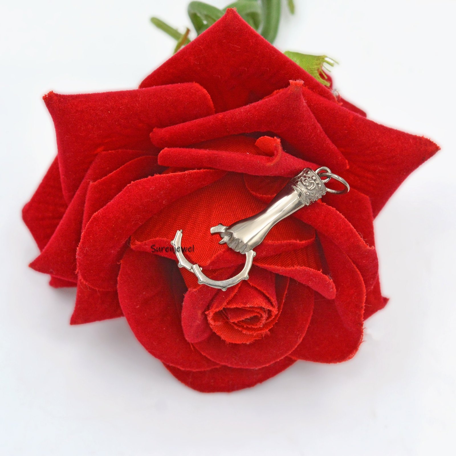 14k Gold Helping Hand Charm Holder: Figa Pendant Connector - View 4 - Suren Jewels | SKU: SJP908-SLYG 14k Gold Helping Hand Charm Holder: Figa Pendant Connector - View 4 - Suren Jewels | SKU: SJP908-SLYG