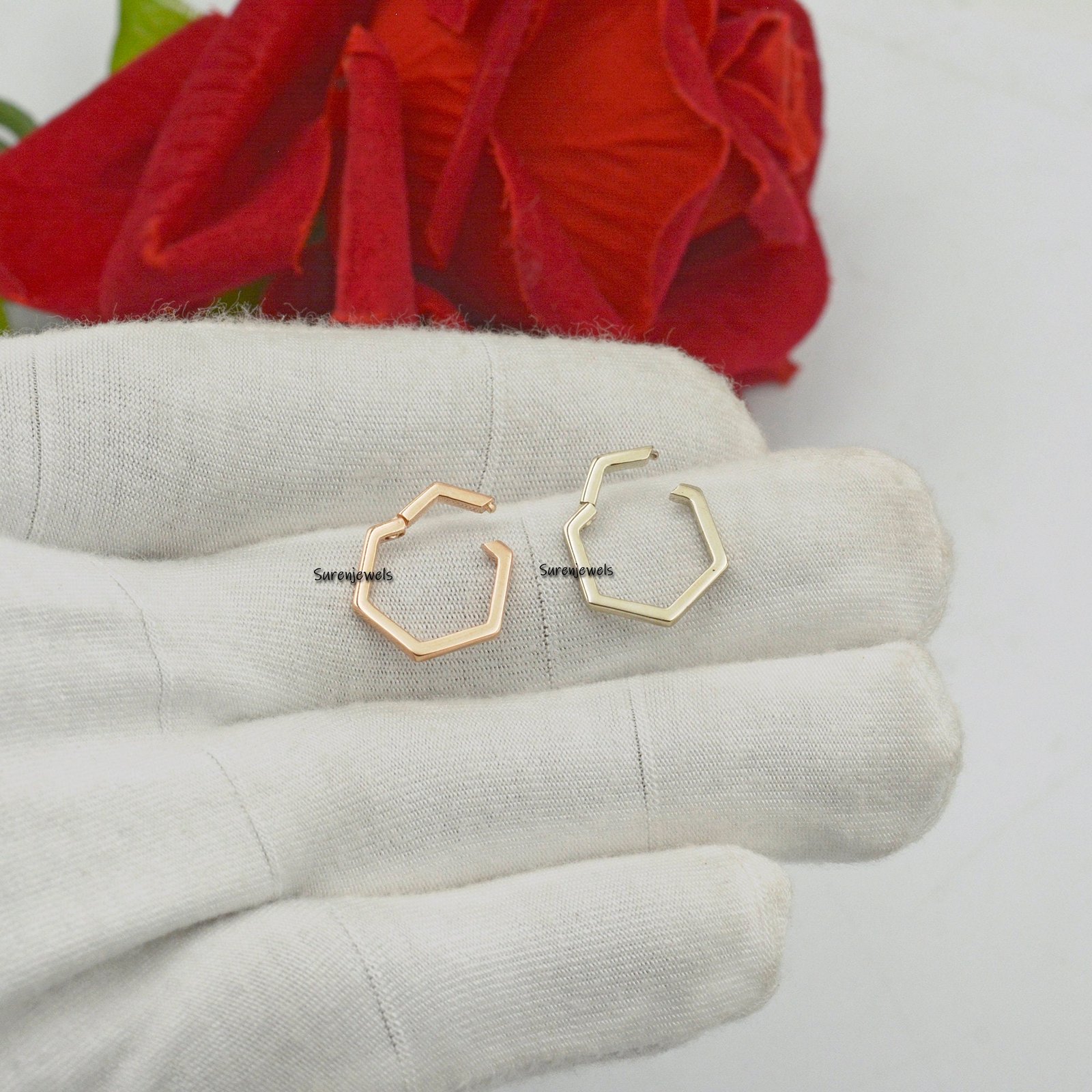 14K Gold Hexagon Charm Enhancer: Multi-Charm Holder, Link Clasp - View 4 - Suren Jewels | SKU: SJP449-14KYG 14K Gold Hexagon Charm Enhancer: Multi-Charm Holder, Link Clasp - View 4 - Suren Jewels | SKU: SJP449-14KYG