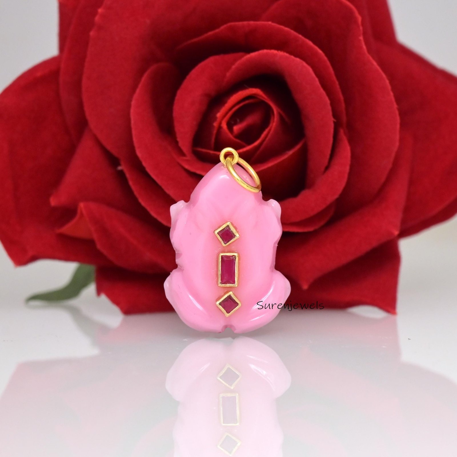14k Gold Malachite Frog Pendant with Ruby CZ Accents - Suren Jewels | SKU: SJP4913-SLYGMKRUCZ-35M 14k Gold Malachite Frog Pendant with Ruby CZ Accents - Suren Jewels | SKU: SJP4913-SLYGMKRUCZ-35M