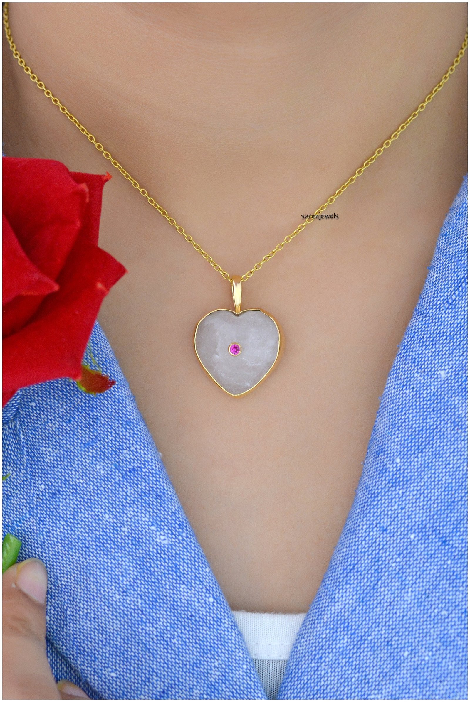 14k Gold Malachite Heart Pendant: Natural Gemstone Charm - View 4 - Suren Jewels | SKU: SJP1368-9KYGLPZWT-20M 14k Gold Malachite Heart Pendant: Natural Gemstone Charm - View 4 - Suren Jewels | SKU: SJP1368-9KYGLPZWT-20M