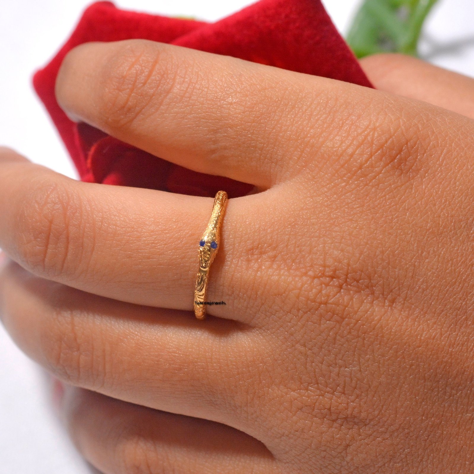 14k Gold Ouroboros Snake Ring: Emerald Accent - View 2 - Suren Jewels | SKU: SJR912-14KYGTQ-US-5 14k Gold Ouroboros Snake Ring: Emerald Accent - View 2 - Suren Jewels | SKU: SJR912-14KYGTQ-US-5