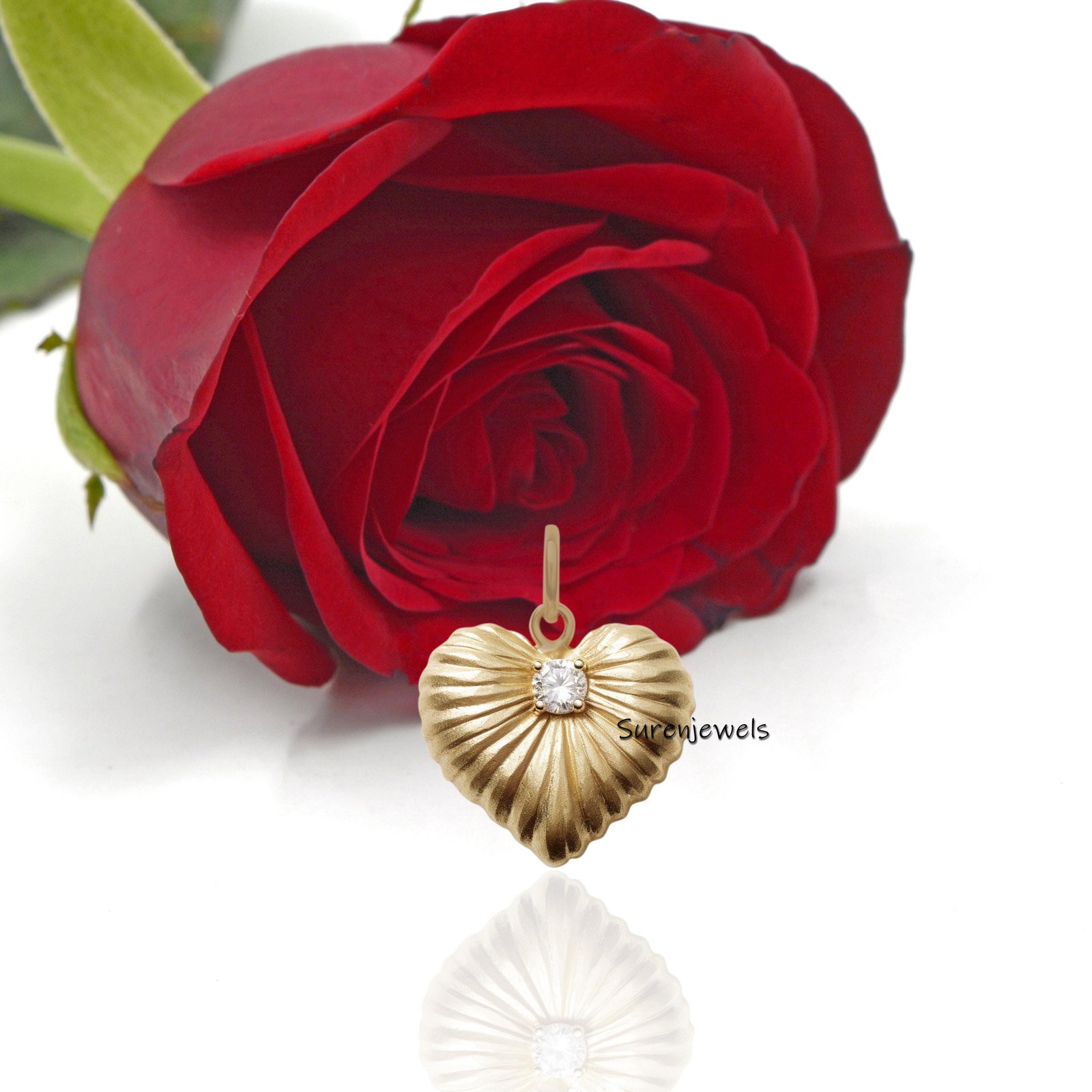 14K Gold Plated Fluted Heart Pendant with CZ Stone - View 5 - Suren Jewels | SKU: SJP2508 14K Gold Plated Fluted Heart Pendant with CZ Stone - View 5 - Suren Jewels | SKU: SJP2508