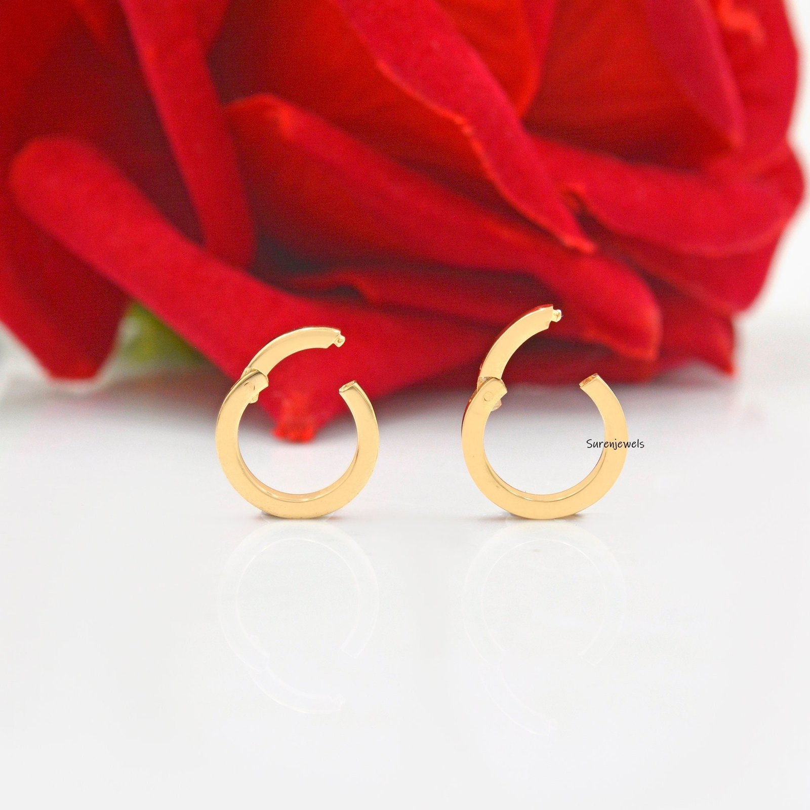 14K Gold Round Charm Holder Pendant - 10MM Charm Enhancer Lock - Suren Jewels | SKU: SJP570-slyg-10m 14K Gold Round Charm Holder Pendant - 10MM Charm Enhancer Lock - Suren Jewels | SKU: SJP570-slyg-10m