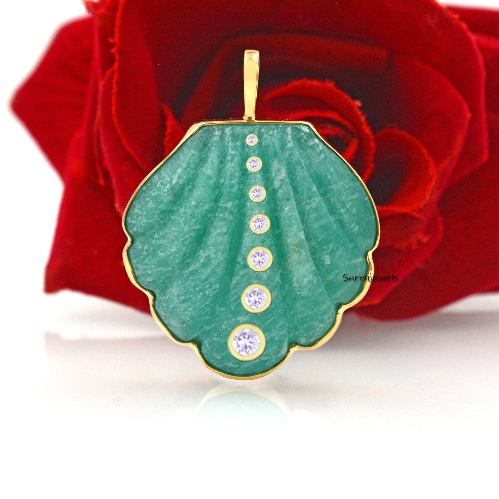 14K Gold Scallop Shell Pendant: Gemstone Beach Jewelry - View 6 - Suren Jewels | SKU: SJP2958-SLYGPOPCZ 14K Gold Scallop Shell Pendant: Gemstone Beach Jewelry - View 6 - Suren Jewels | SKU: SJP2958-SLYGPOPCZ
