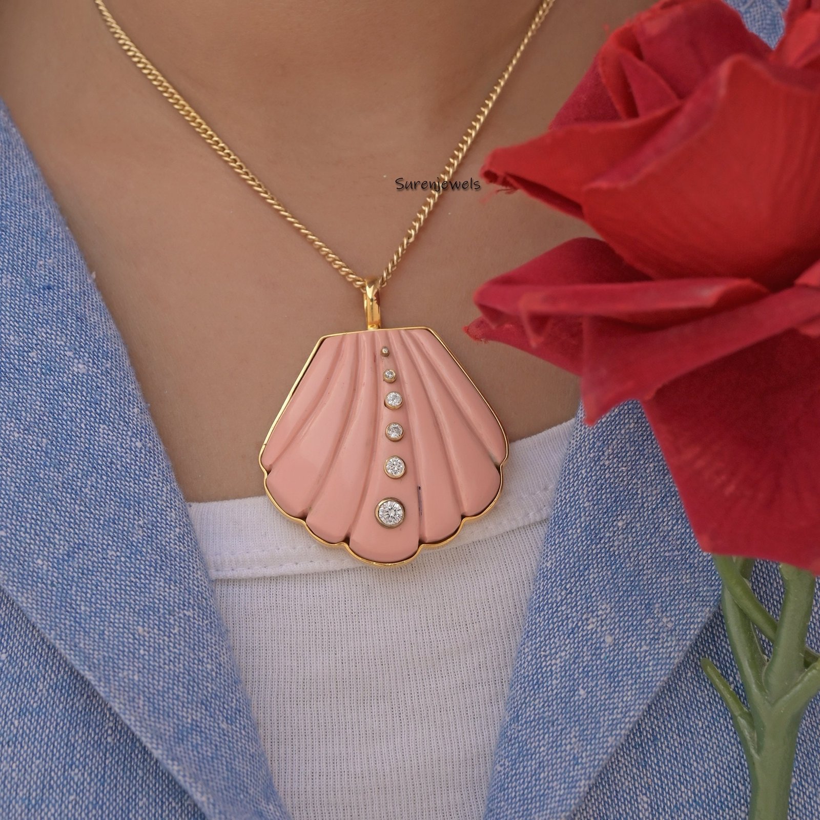 14K Gold Scallop Shell Pendant: Gemstone Beach Jewelry - View 7 - Suren Jewels | SKU: SJP2958-SLYGPOPCZ 14K Gold Scallop Shell Pendant: Gemstone Beach Jewelry - View 7 - Suren Jewels | SKU: SJP2958-SLYGPOPCZ