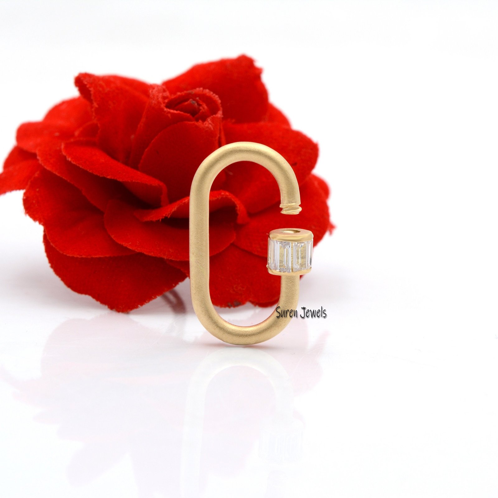 14k Solid Gold Carabiner Lock Bracelet: Chunky Curb Chain, White Topaz - View 3 - Suren Jewels | SKU: MJA554-SLWGYGBTTWT-C136 14k Solid Gold Carabiner Lock Bracelet: Chunky Curb Chain, White Topaz - View 3 - Suren Jewels | SKU: MJA554-SLWGYGBTTWT-C136