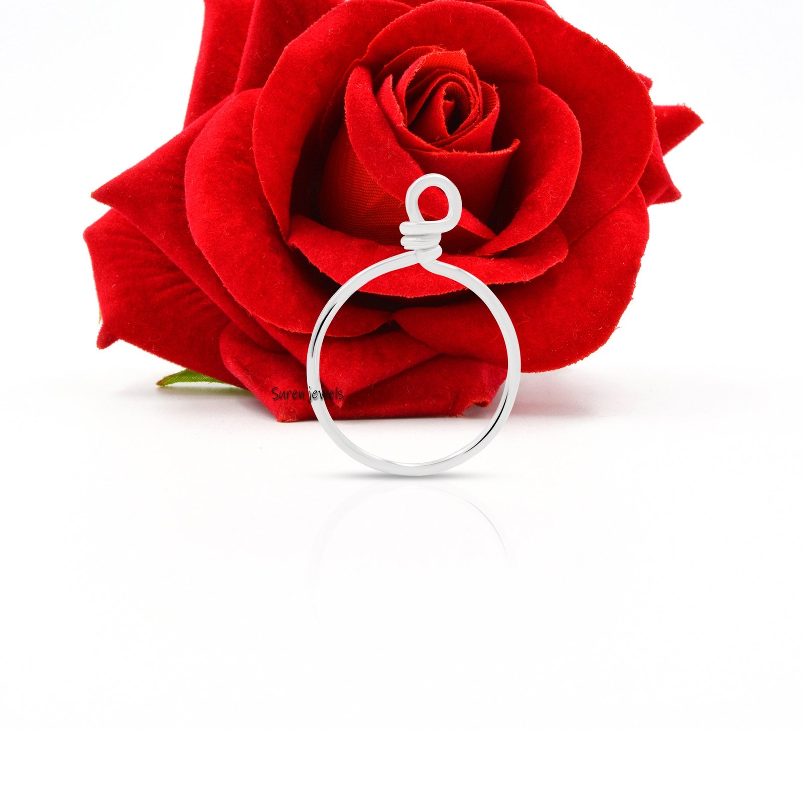 14k Solid Gold Charm Holder Pendant: Carabiner Connector Link - View 4 - Suren Jewels | SKU: SJP917-SLNS-20M 14k Solid Gold Charm Holder Pendant: Carabiner Connector Link - View 4 - Suren Jewels | SKU: SJP917-SLNS-20M