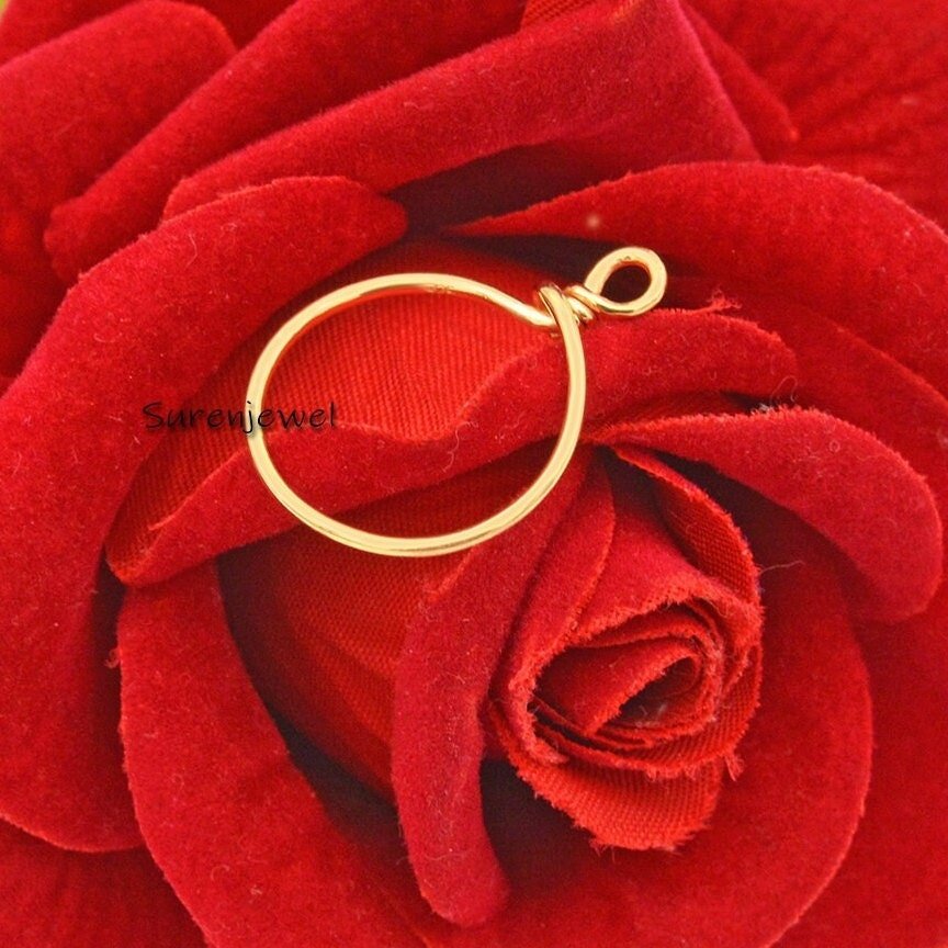 14k Solid Gold Charm Holder Pendant: Carabiner Connector Link - View 5 - Suren Jewels | SKU: SJP917-SLNS-20M 14k Solid Gold Charm Holder Pendant: Carabiner Connector Link - View 5 - Suren Jewels | SKU: SJP917-SLNS-20M
