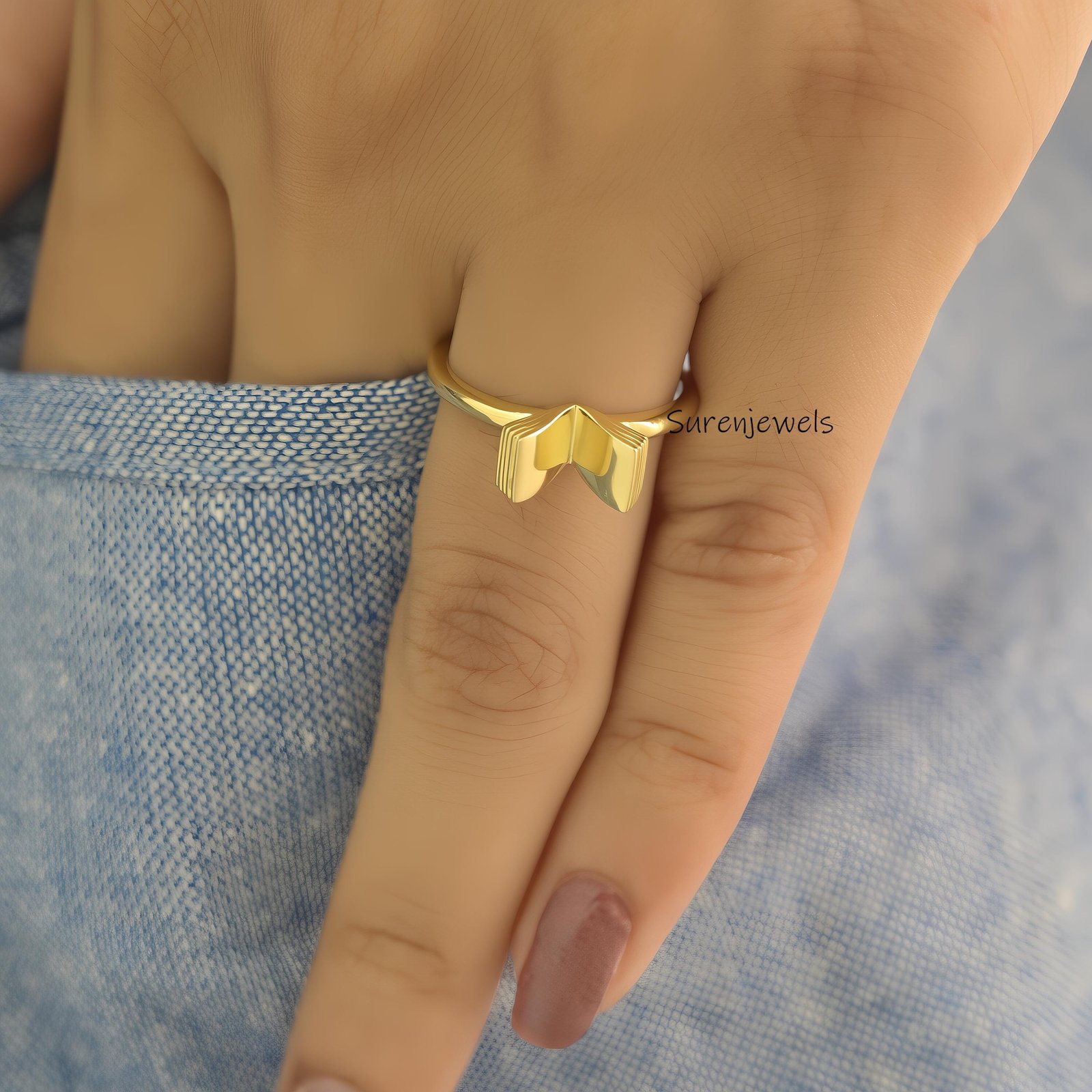 14k Yellow Gold Book Ring: Minimalist Book Lover Jewelry - View 7 - Suren Jewels | SKU: SJR2900-SLNS-US-8 14k Yellow Gold Book Ring: Minimalist Book Lover Jewelry - View 7 - Suren Jewels | SKU: SJR2900-SLNS-US-8