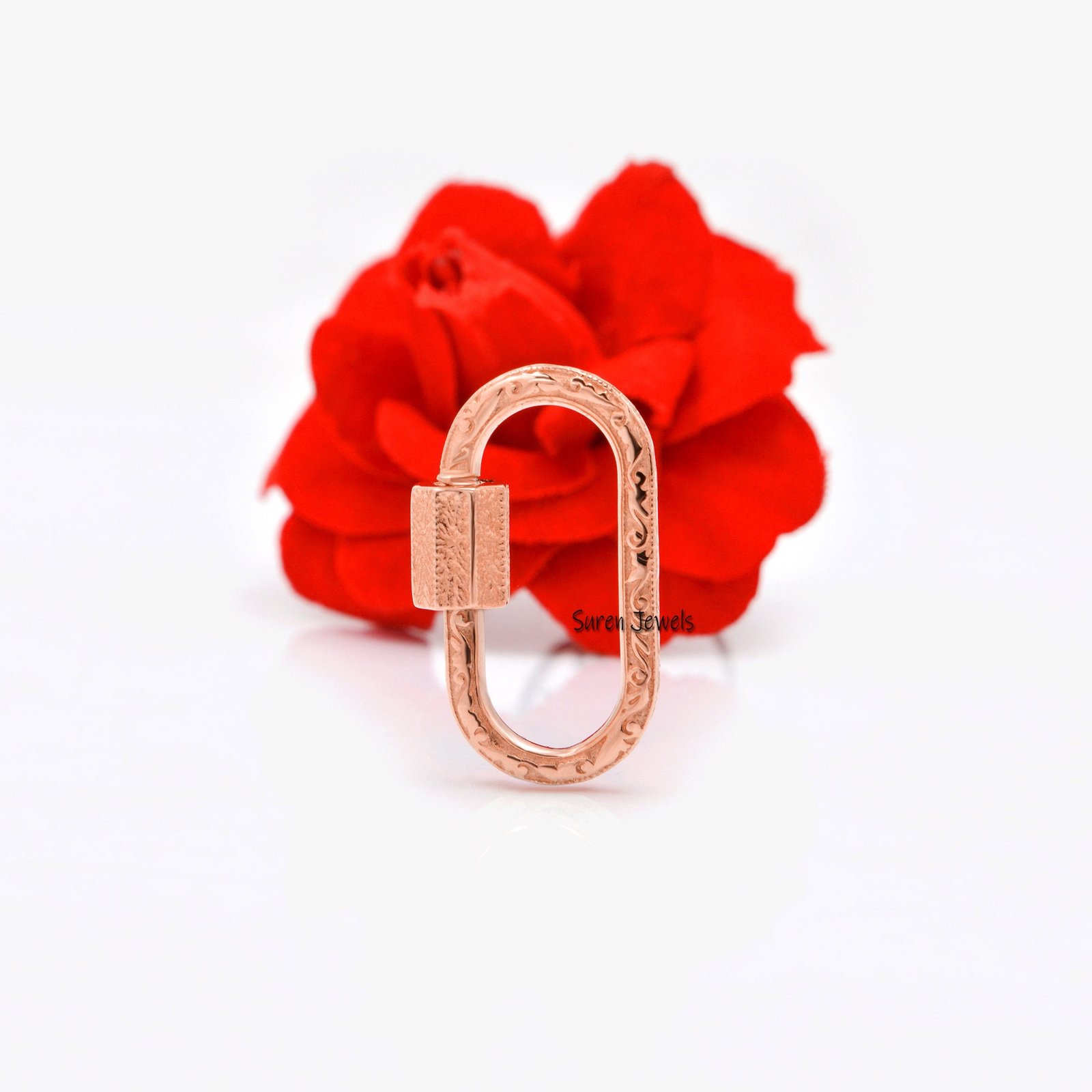 925 Silver Engraved Carabiner Lock: Designer Pendant - View 3 - Suren Jewels | SKU: SJC108-SLYG-50M 925 Silver Engraved Carabiner Lock: Designer Pendant - View 3 - Suren Jewels | SKU: SJC108-SLYG-50M