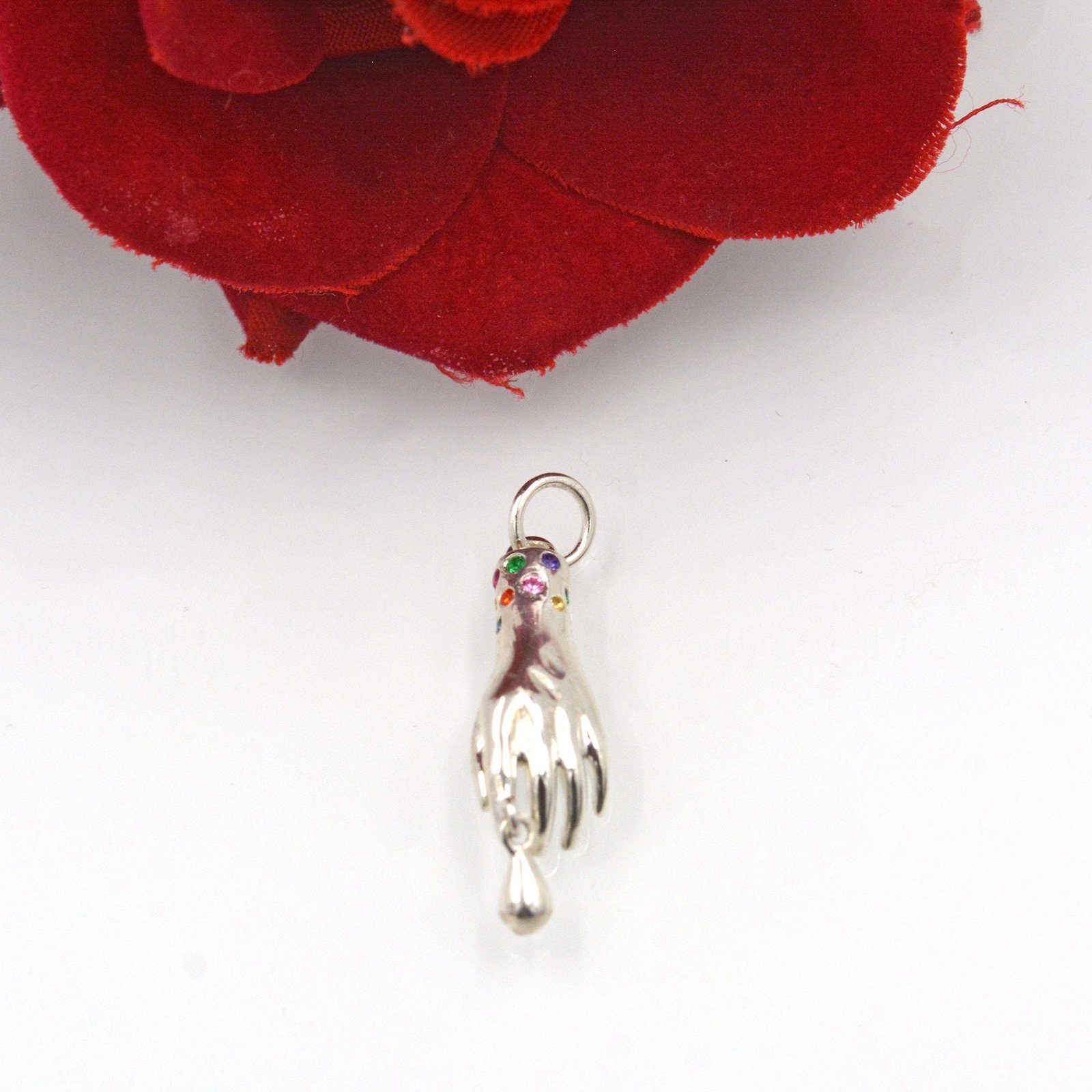 925 Silver Figa Hand Pendant: Good Luck Charm Jewelry - View 5 - Suren Jewels | SKU: SJP1527-SLNSMTCS 925 Silver Figa Hand Pendant: Good Luck Charm Jewelry - View 5 - Suren Jewels | SKU: SJP1527-SLNSMTCS