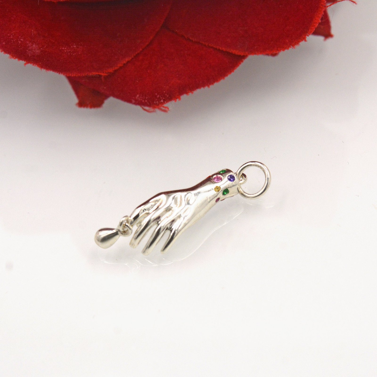 925 Silver Figa Hand Pendant: Good Luck Charm Jewelry - View 6 - Suren Jewels | SKU: SJP1527-SLNSMTCS 925 Silver Figa Hand Pendant: Good Luck Charm Jewelry - View 6 - Suren Jewels | SKU: SJP1527-SLNSMTCS