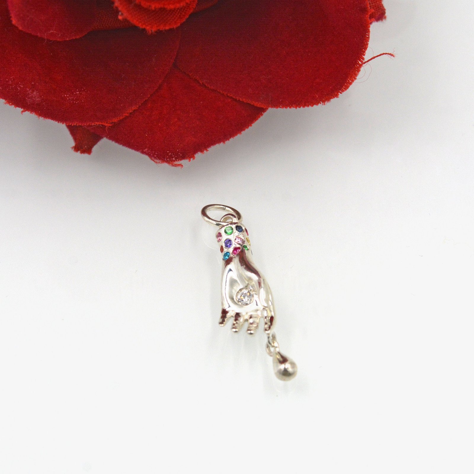 925 Silver Figa Hand Pendant: Good Luck Charm Jewelry - View 7 - Suren Jewels | SKU: SJP1527-SLNSMTCS 925 Silver Figa Hand Pendant: Good Luck Charm Jewelry - View 7 - Suren Jewels | SKU: SJP1527-SLNSMTCS