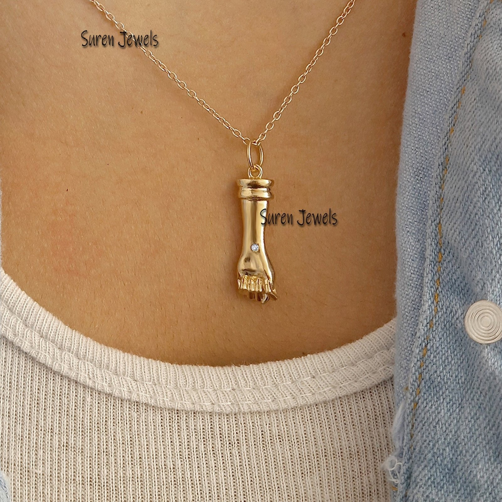 925 Silver Figa Hand Pendant: Good Luck Charm, Protection Jewelry - Suren Jewels | SKU: SJP62-SLYGDI-N41-18I-925 925 Silver Figa Hand Pendant: Good Luck Charm, Protection Jewelry - Suren Jewels | SKU: SJP62-SLYGDI-N41-18I-925