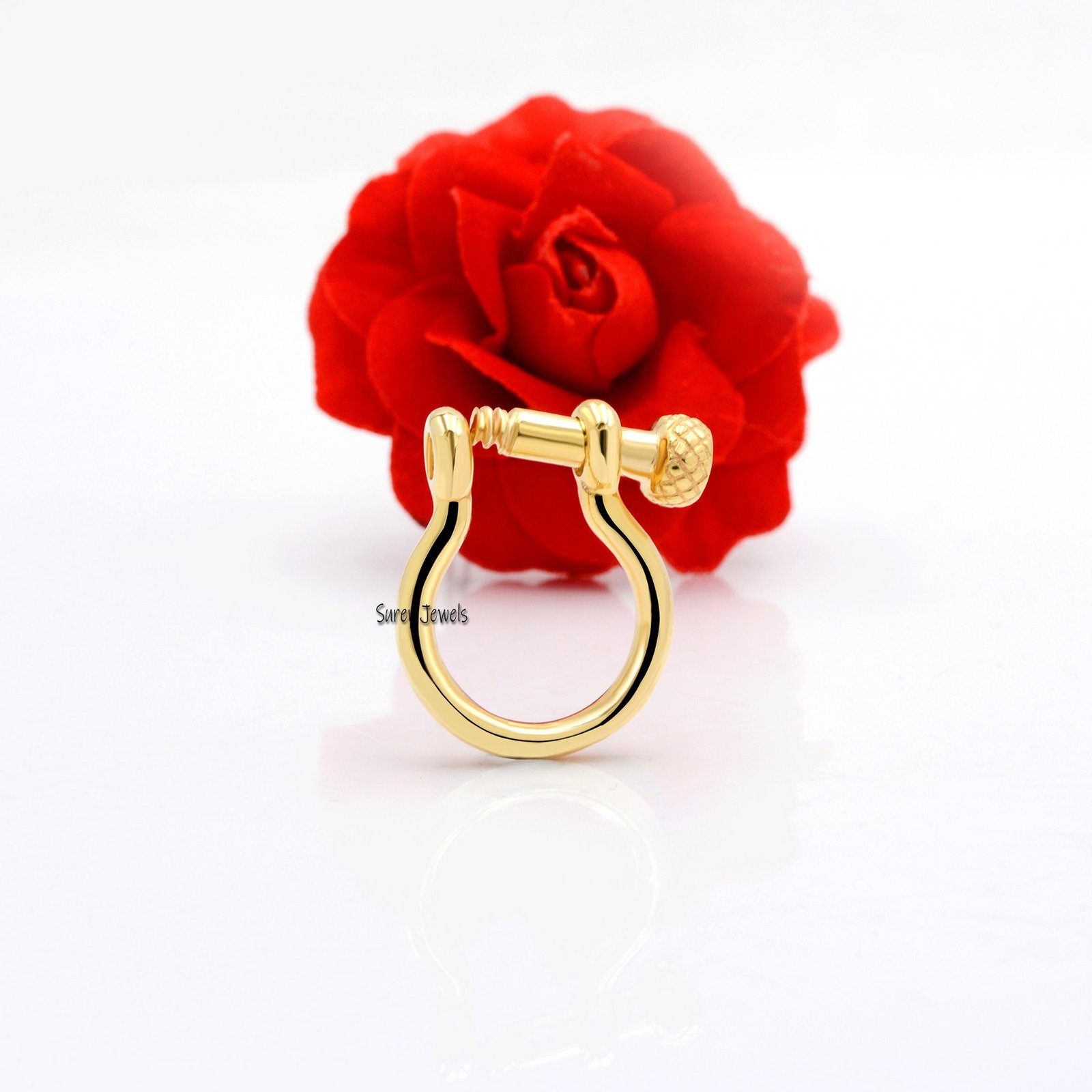 925 Silver Horseshoe Snaffle Bit Necklace: Shackle Clasp - View 4 - Suren Jewels | SKU: SJP72-SLYG-N22-18I 925 Silver Horseshoe Snaffle Bit Necklace: Shackle Clasp - View 4 - Suren Jewels | SKU: SJP72-SLYG-N22-18I
