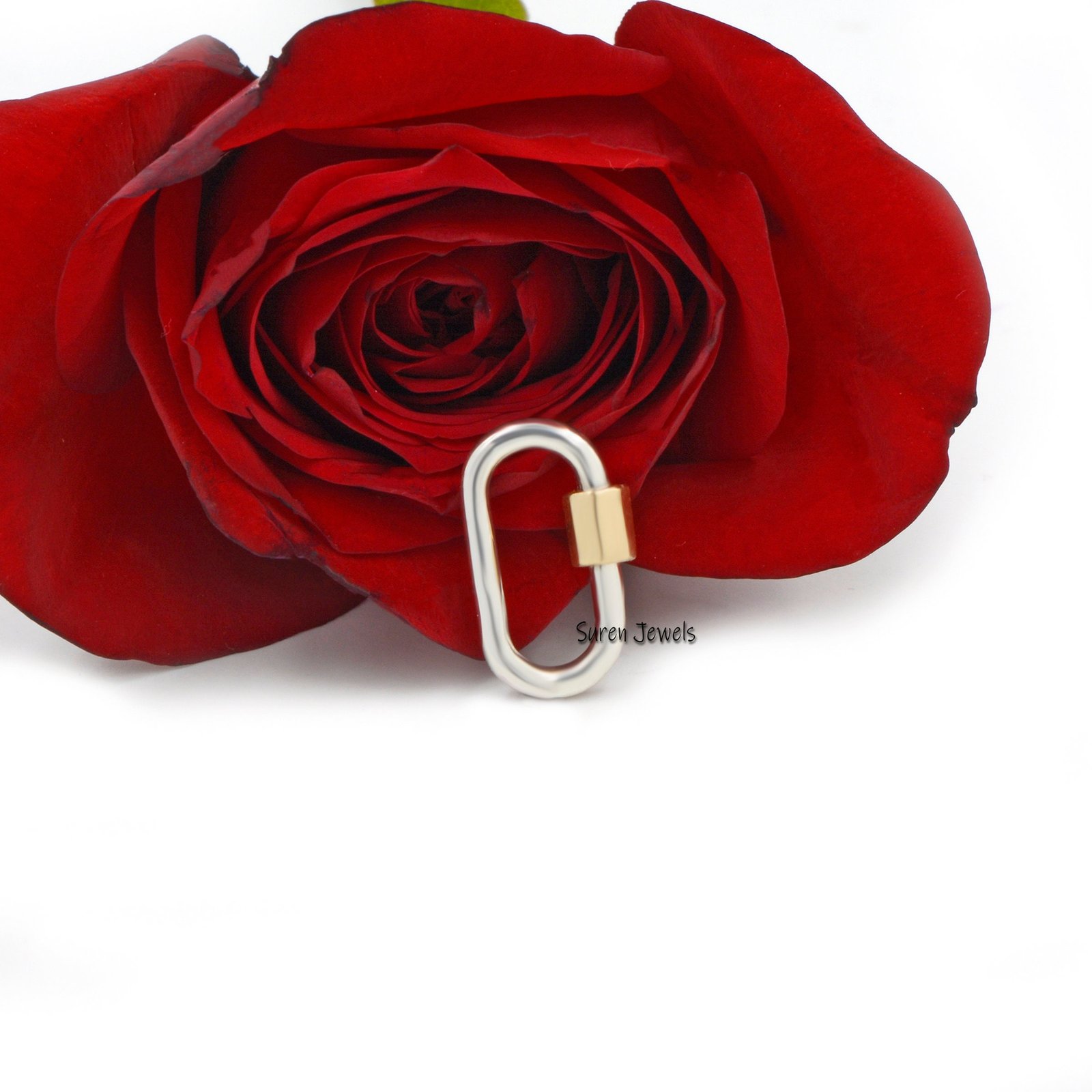 925 Sterling Silver Oval Carabiner Lock with Gold Screw - View 7 - Suren Jewels | SKU: SJC130-SLYGNS 925 Sterling Silver Oval Carabiner Lock with Gold Screw - View 7 - Suren Jewels | SKU: SJC130-SLYGNS